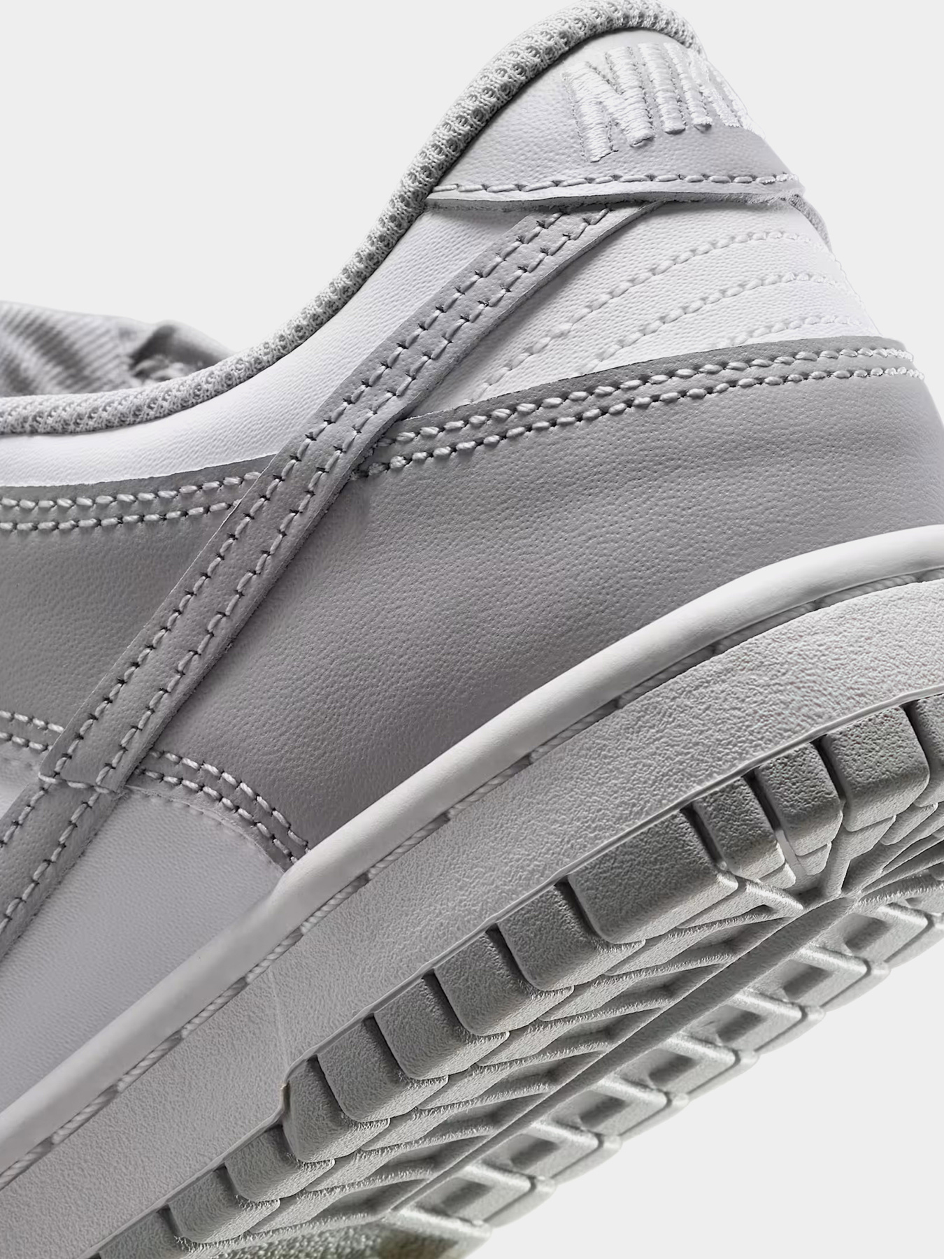 Кроссовки повседневные NIKE DUNK LOW BG модель FB9109-123 Фото