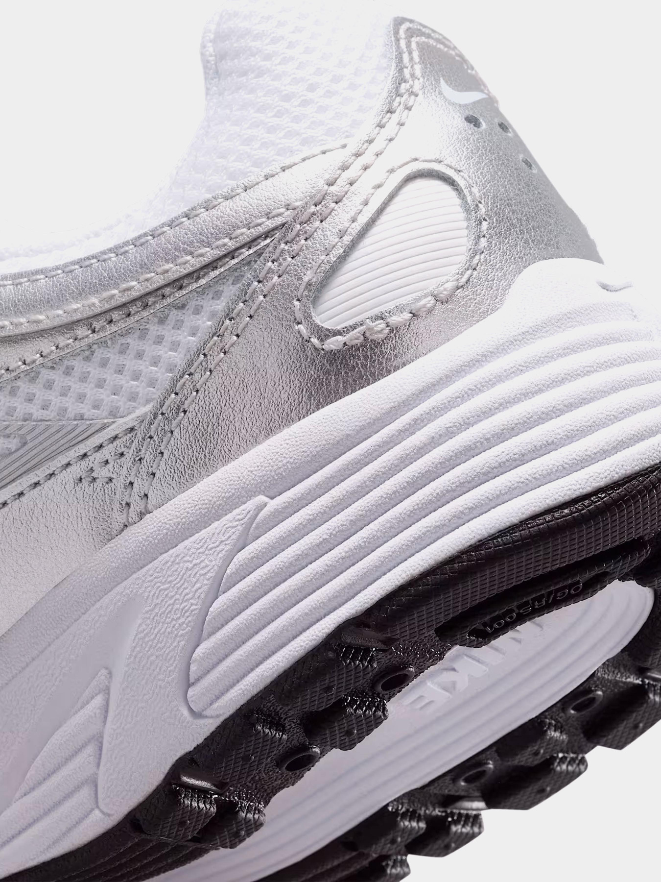 Кроссовки повседневные NIKE P-6000 модель HV5064-101 Кроссовки повседневные NIKE P-6000 модель HV5064-101 Фото