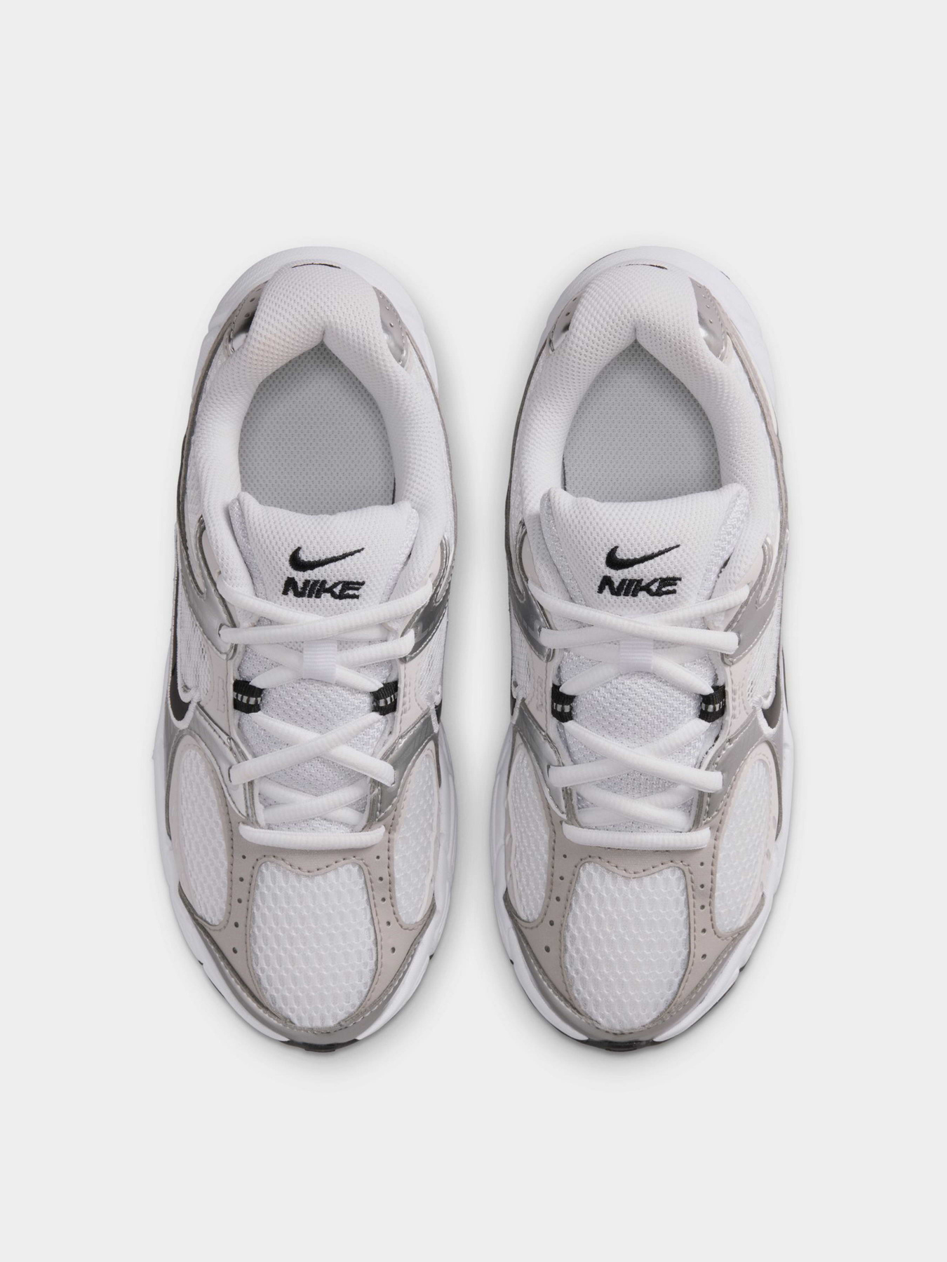 Кроссовки для бега NIKE V5 RNR модель HQ6411-100 Фото