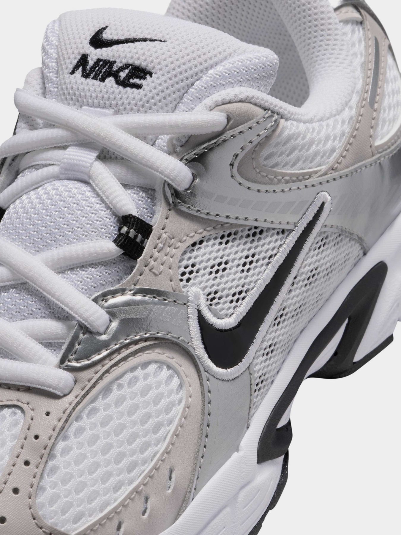 Кроссовки для бега NIKE V5 RNR модель HQ6411-100 Фото