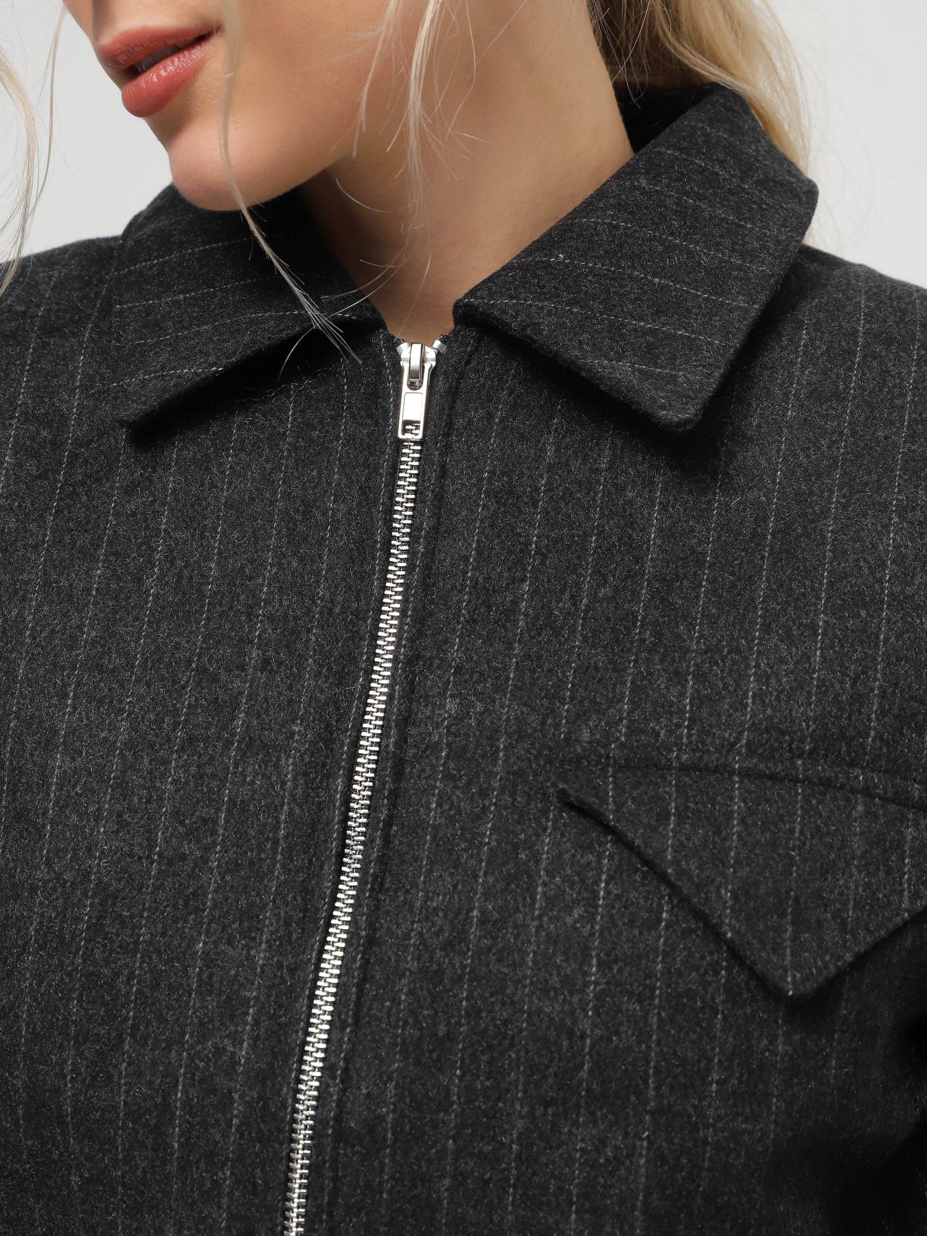 Бомбер CHER '17 INTERTOP модель 02599FW24 Фото