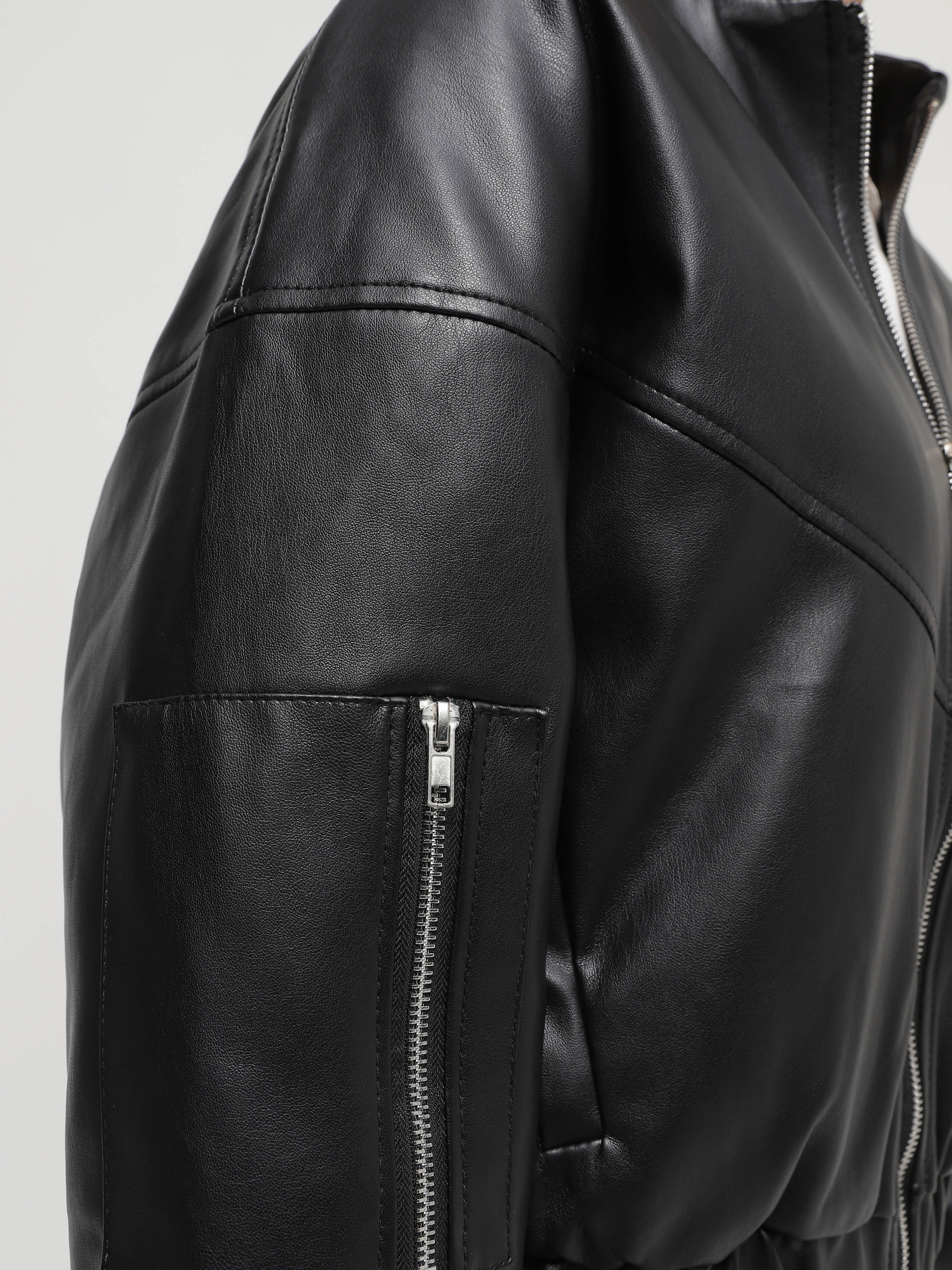 Бомбер CHER '17 INTERTOP Модель 02623FW24 Фото