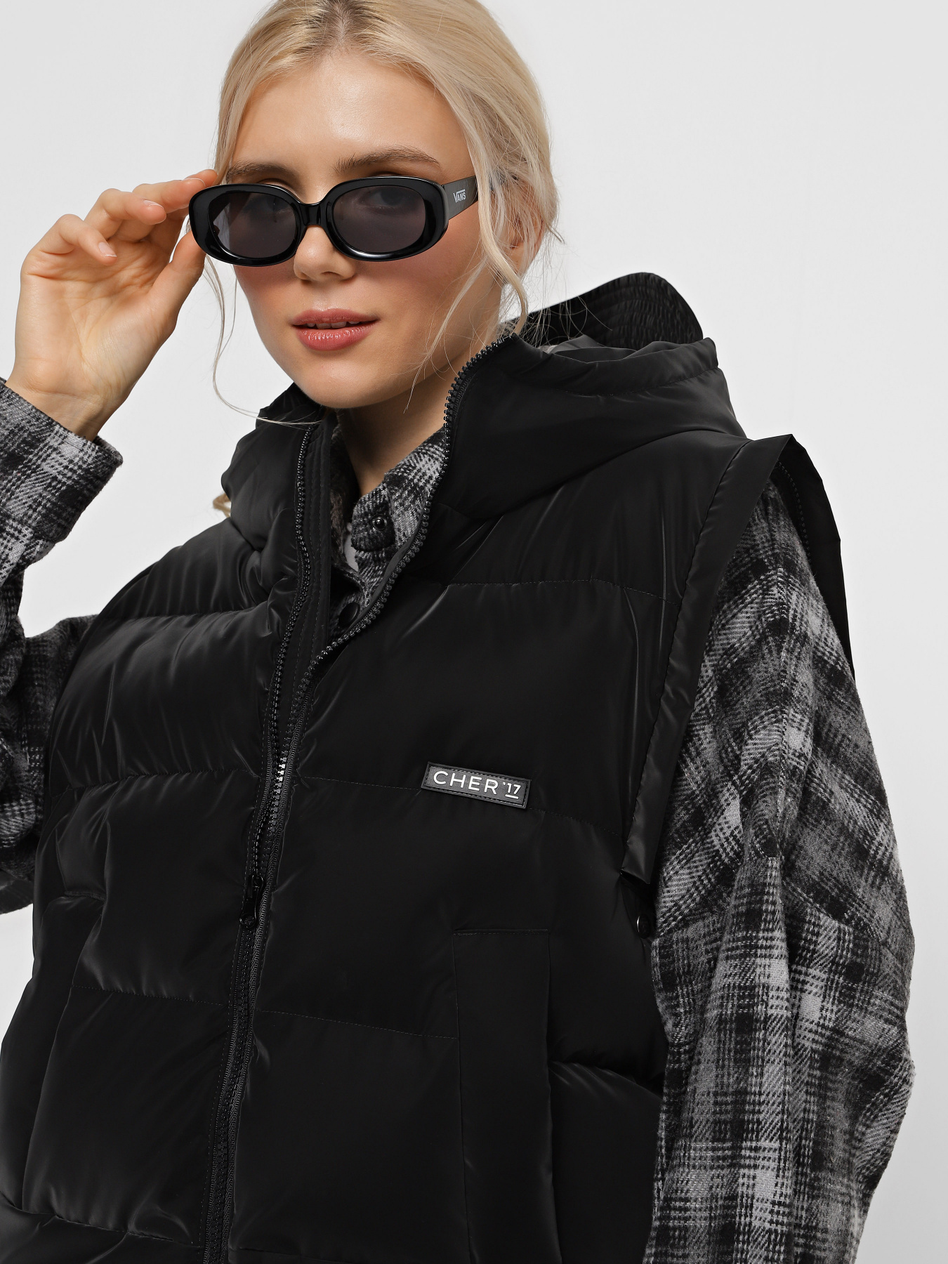 Пуховик CHER '17 INTERTOP модель 02173FW24-01 Фото