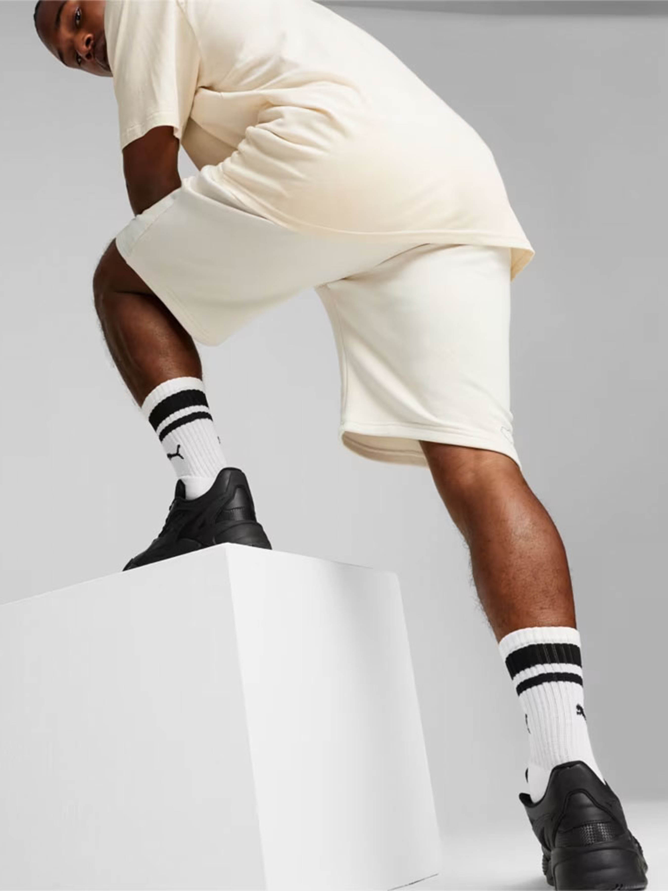 Шорты спортивные PUMA Porsche Legacy ESS модель 62587802 Фото