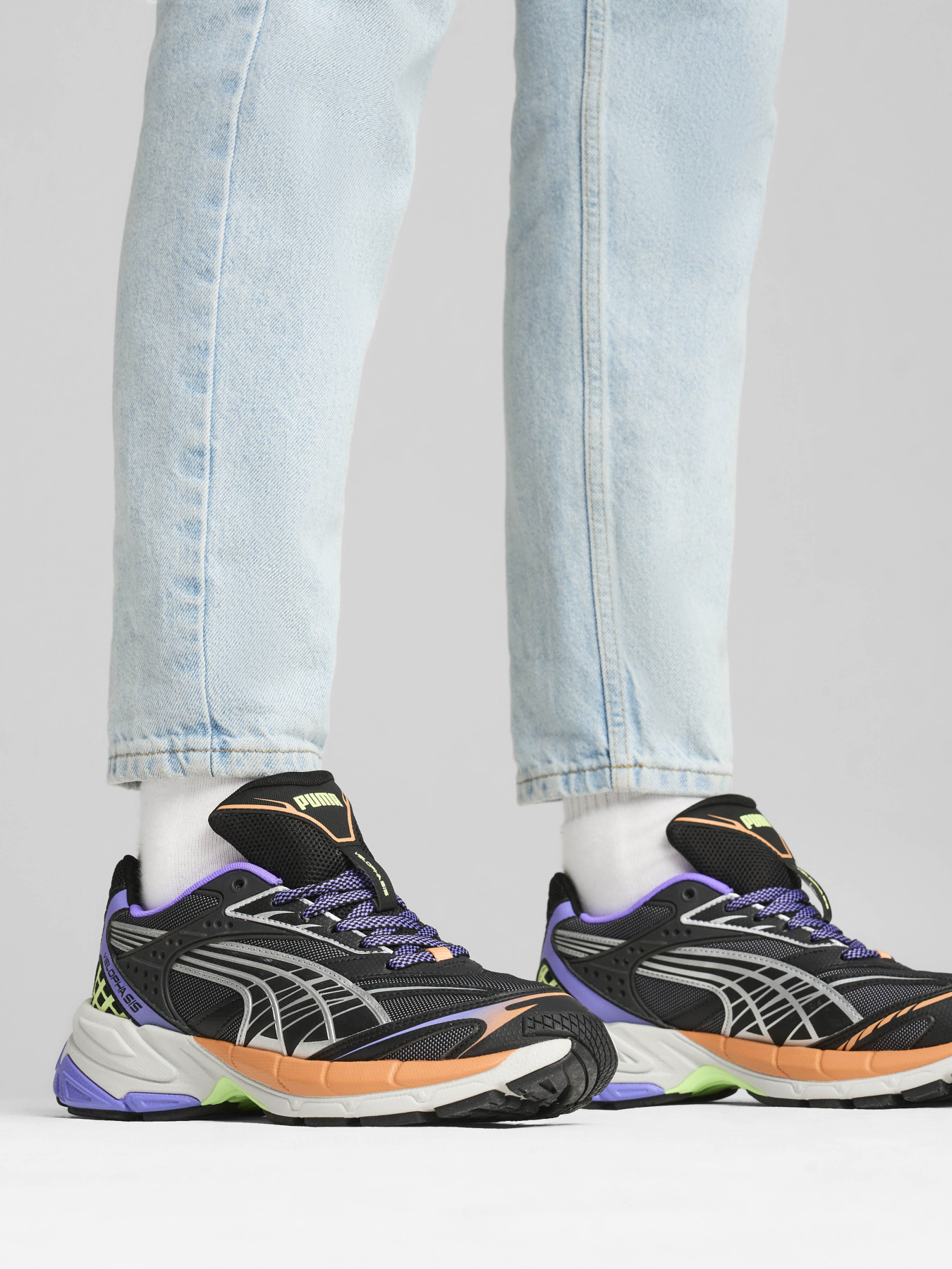 Кроссовки повседневные PUMA VELOPHASIS BORNINTHE 2000S модель 39821901 Кроссовки повседневные PUMA VELOPHASIS BORNINTHE 2000S модель 39821901 Фото