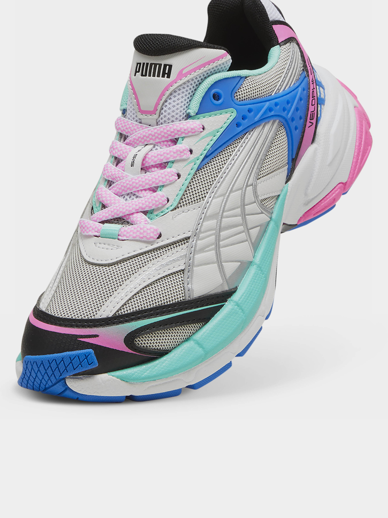 Кроссовки повседневные PUMA VELOPHASIS BORNINTHE 2000S модель 39821904 Фото