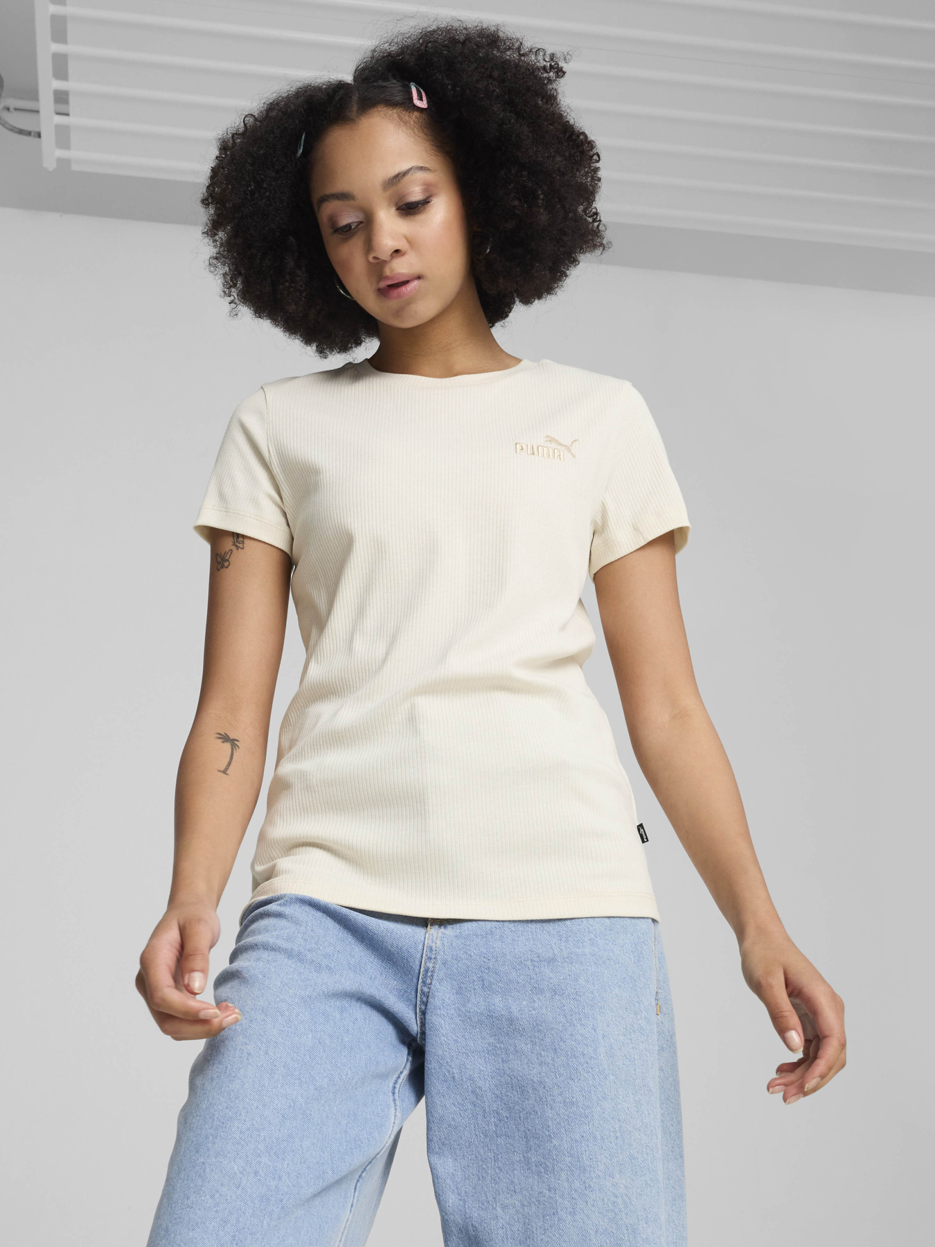 Футболка PUMA Ess Elevated модель 68149987 Фото