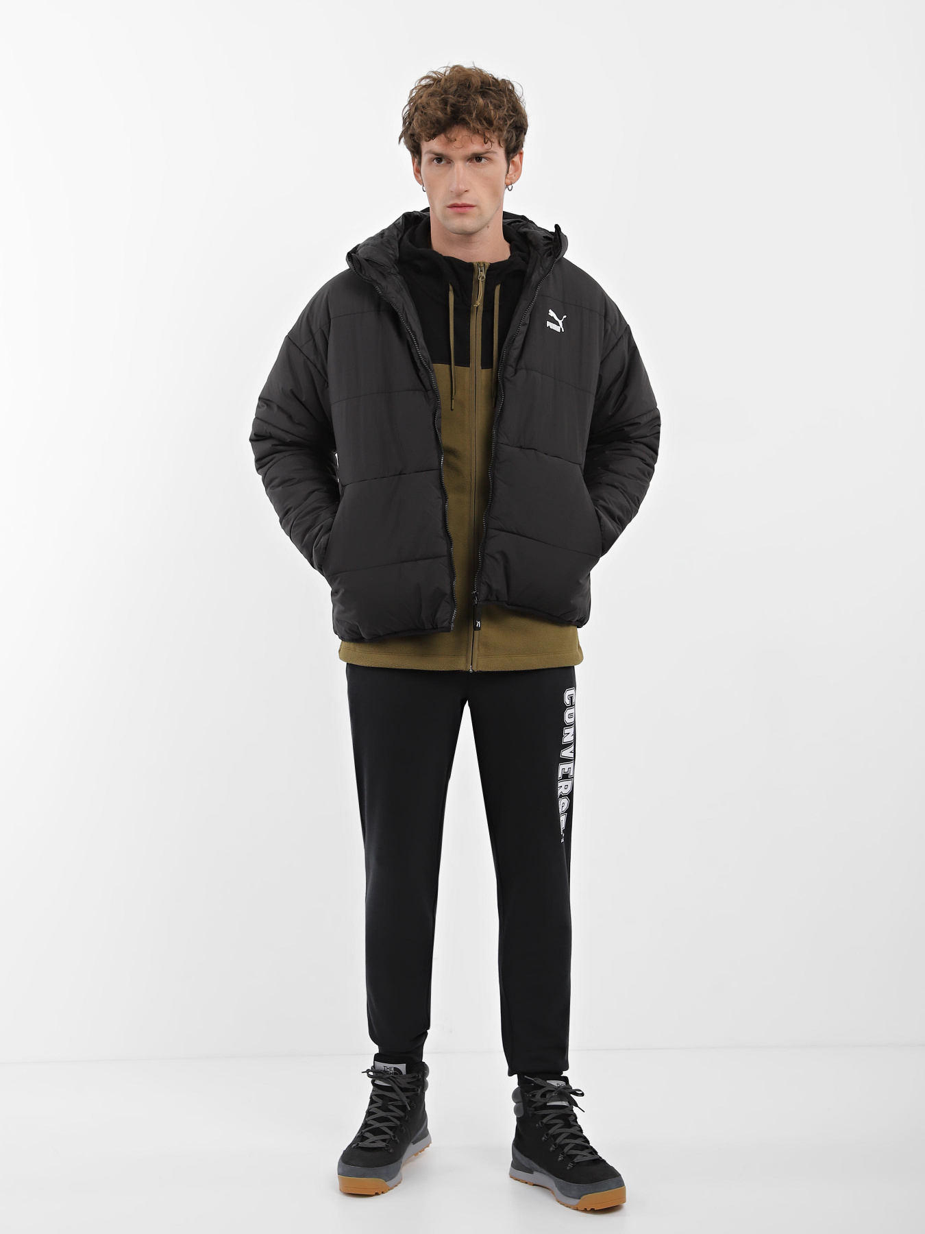 Демісезонна куртка PUMA Classics Padded модель 62167501 Фото