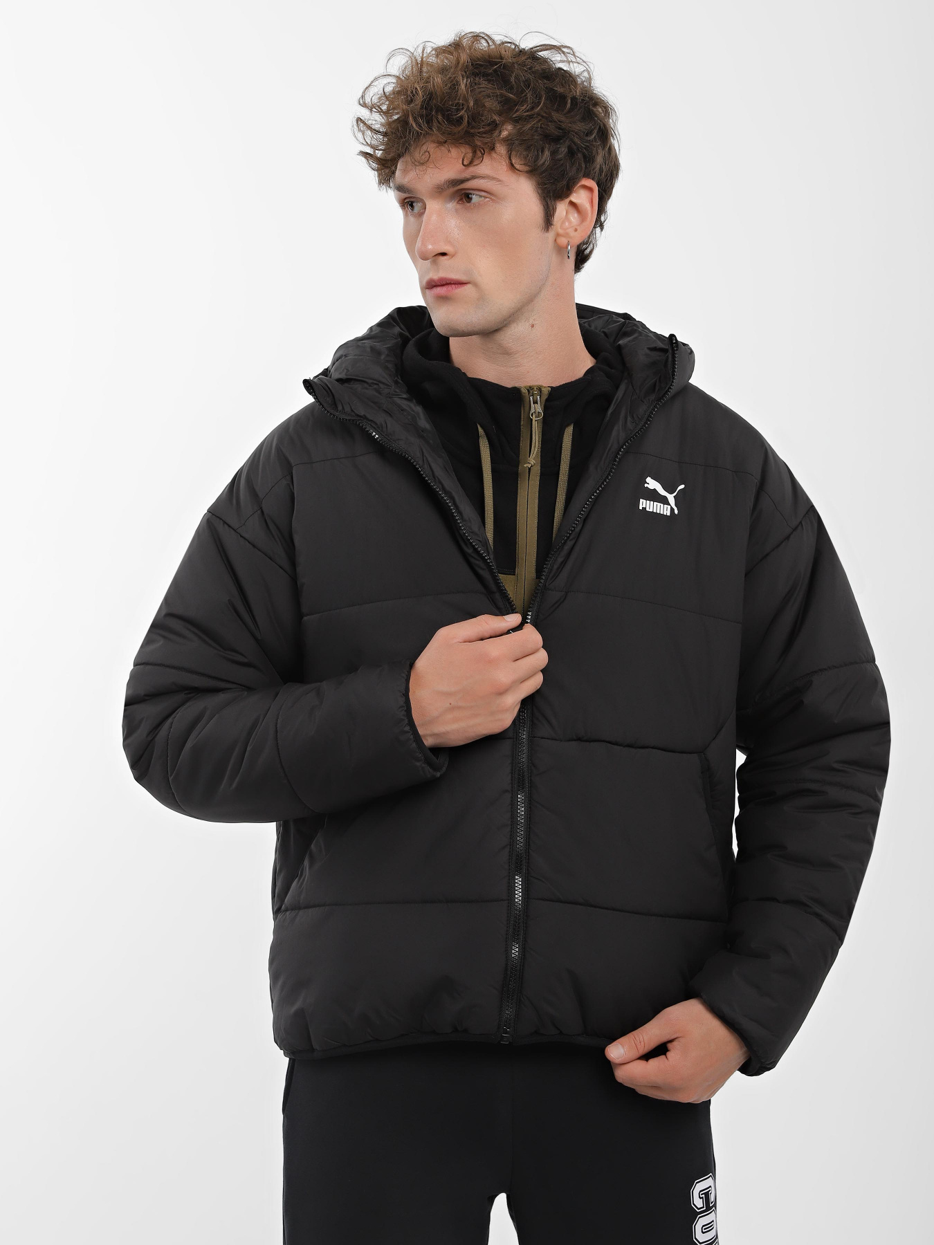 Демісезонна куртка PUMA CLASSICS PADDED модель 62167501 Фото