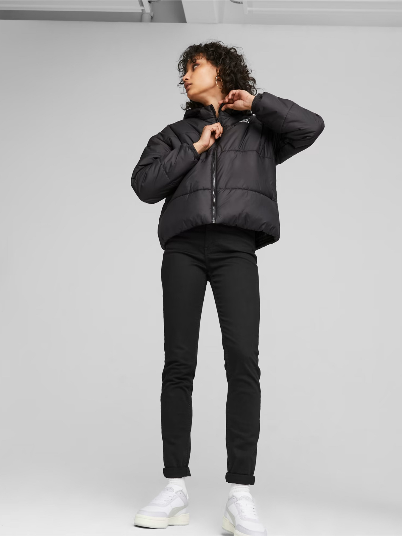 Демісезонна куртка PUMA Classics Padded модель 62169201 Фото