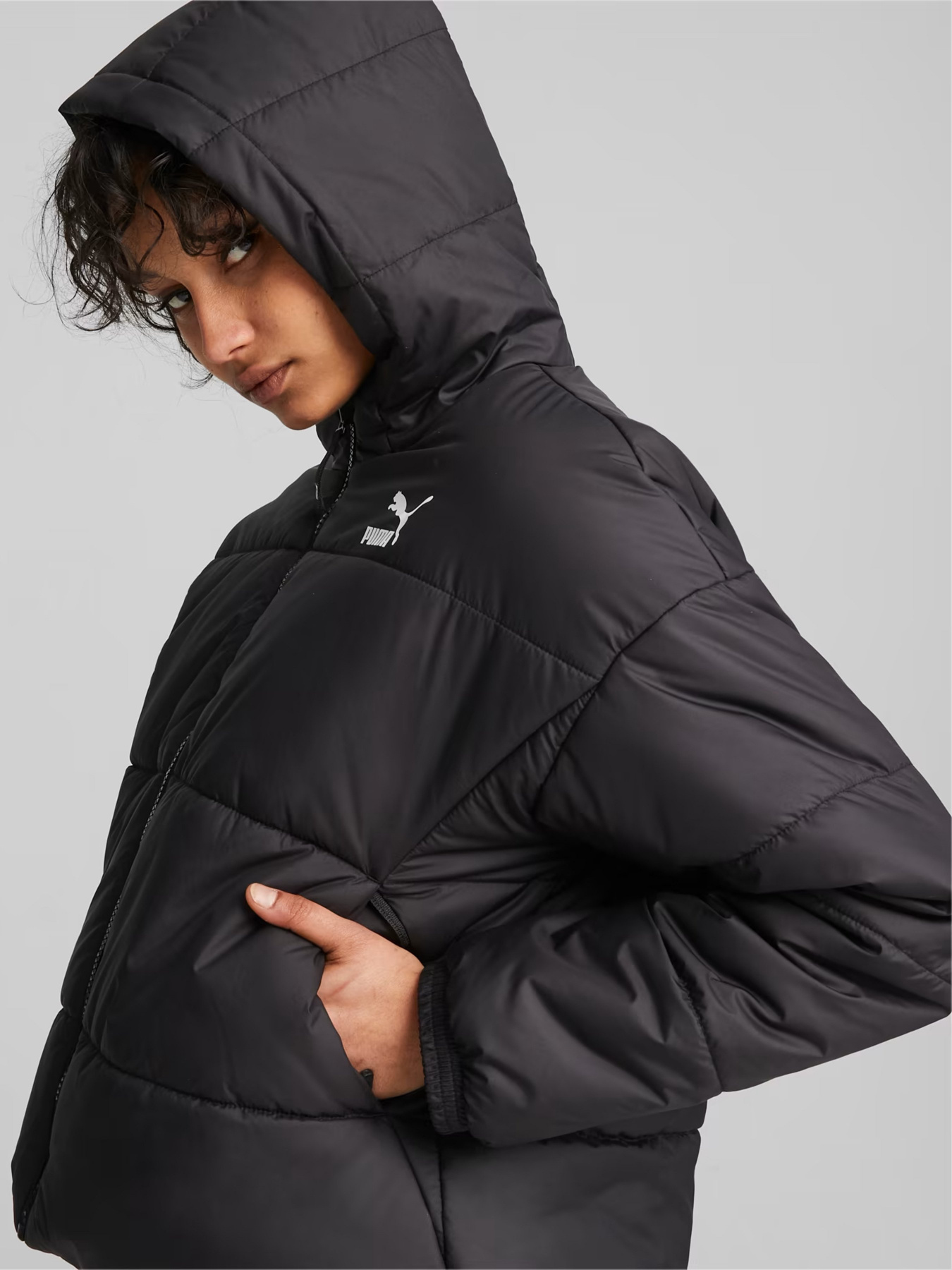 Демісезонна куртка PUMA Classics Padded модель 62169201 Фото