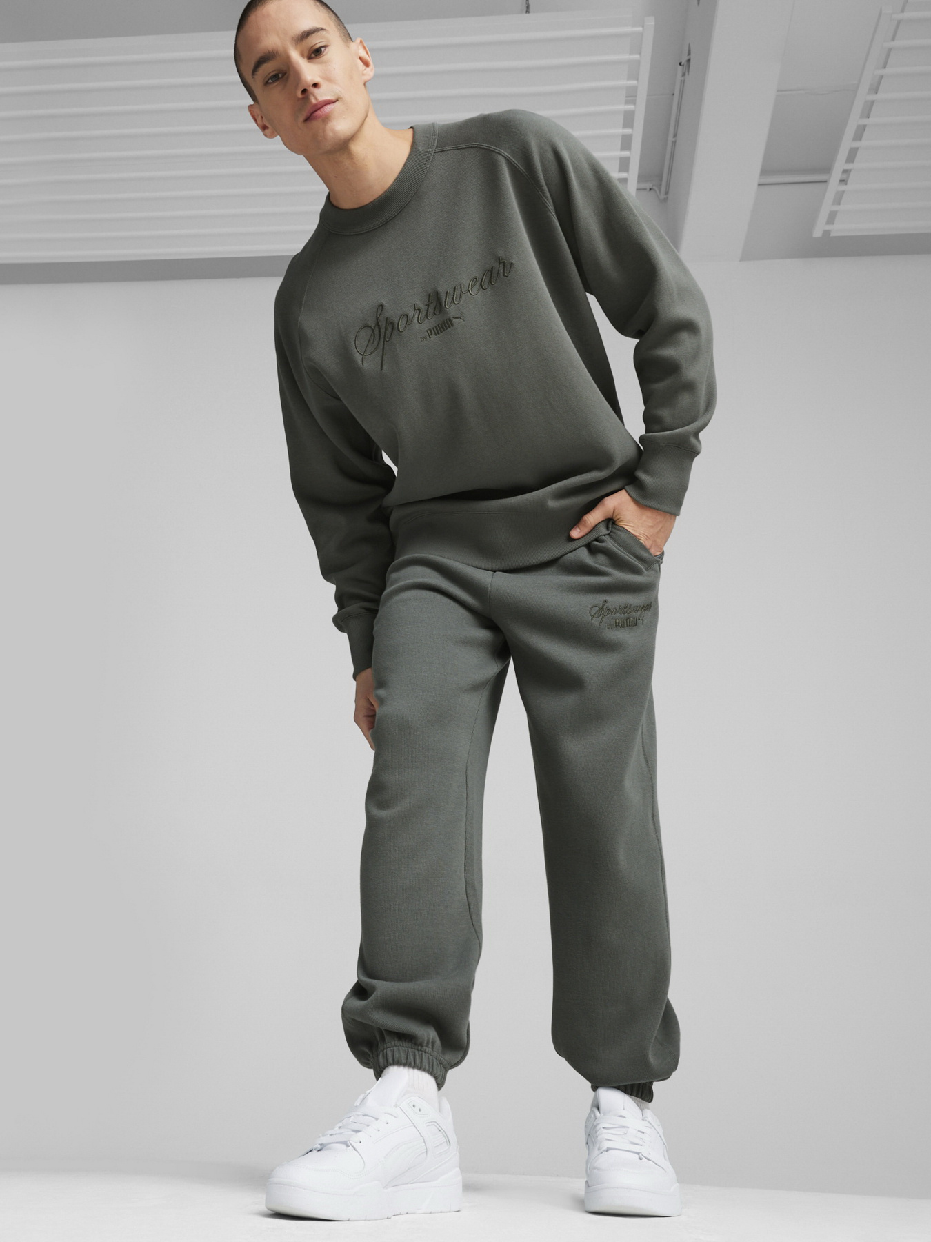 Свитшот PUMA Classics+ Crew модель 62427880 Фото