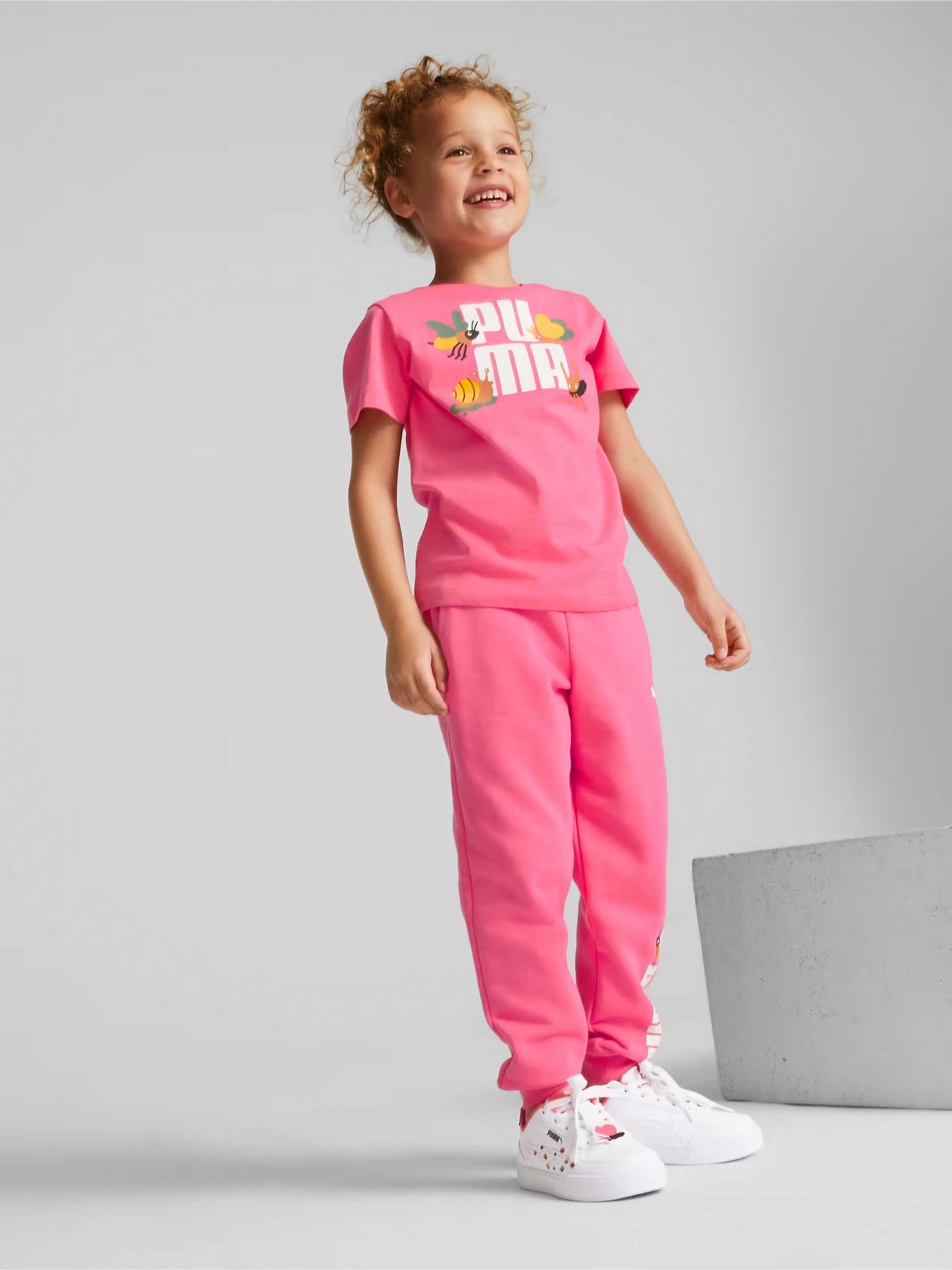 Футболка PUMA SMALL WORLD модель 67012982 Футболка PUMA SMALL WORLD модель 67012982 Фото