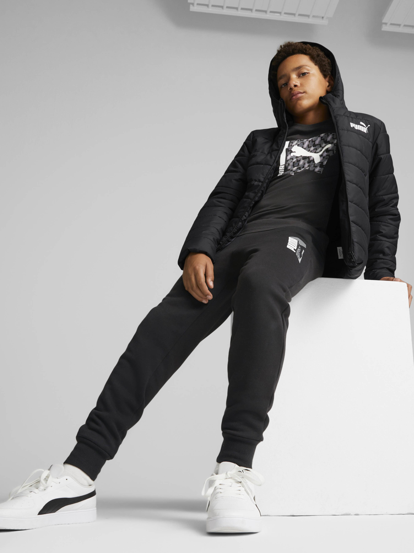 Демісезонна куртка PUMA ESSENTIALS PADDED модель 67055901 Фото