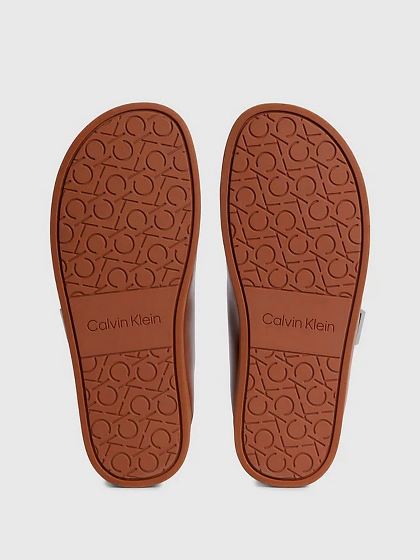 Шльопанці Calvin Klein модель HW0HW01477-GYC Фото