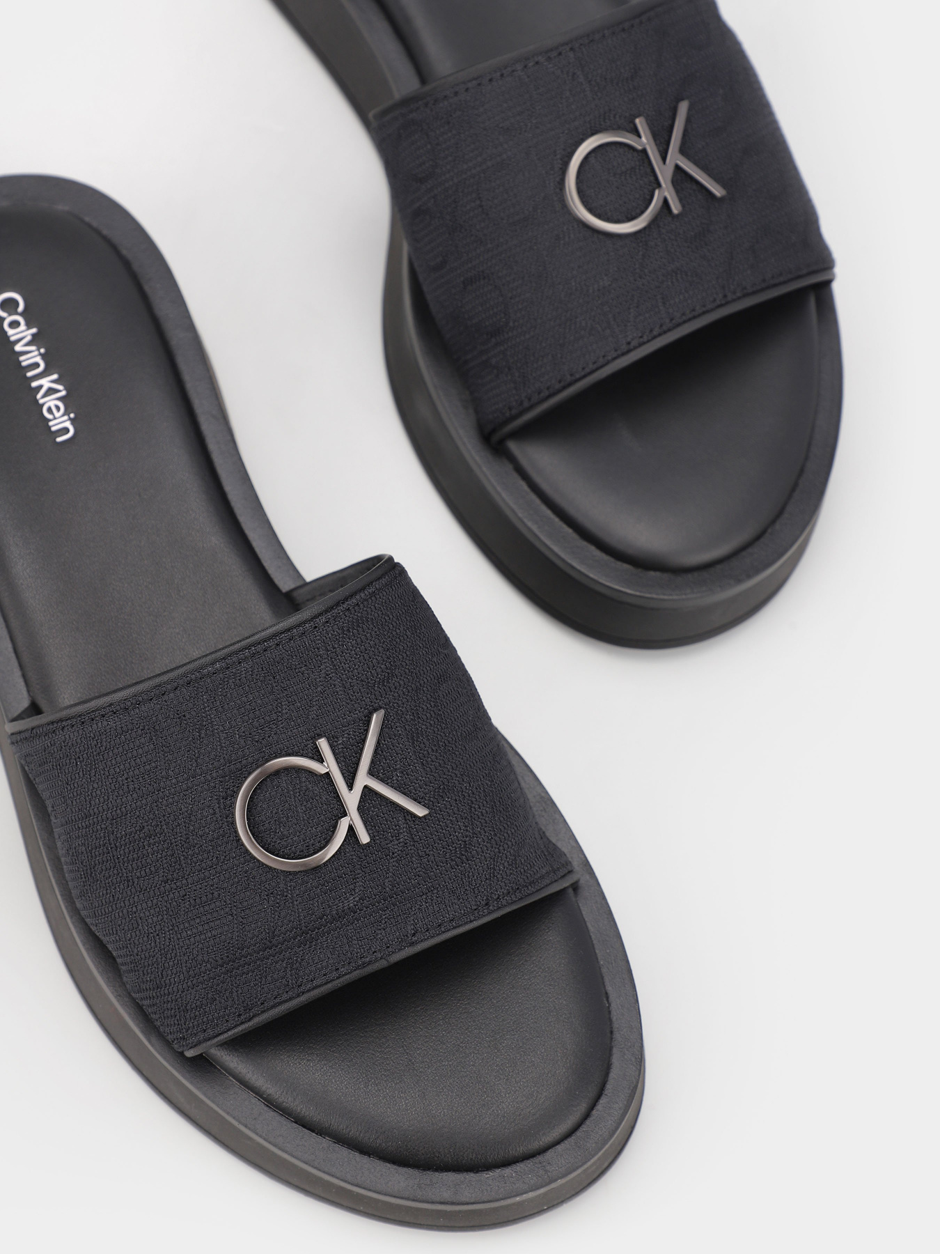 Шлепанцы Calvin Klein Dress Flatform W/HW модель HW0HW01488-0GN Фото