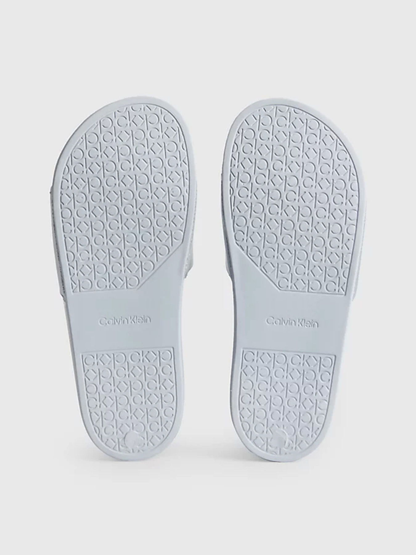 Шлепанцы Calvin Klein Pool Slide модель HW0HW01508-0GY Фото