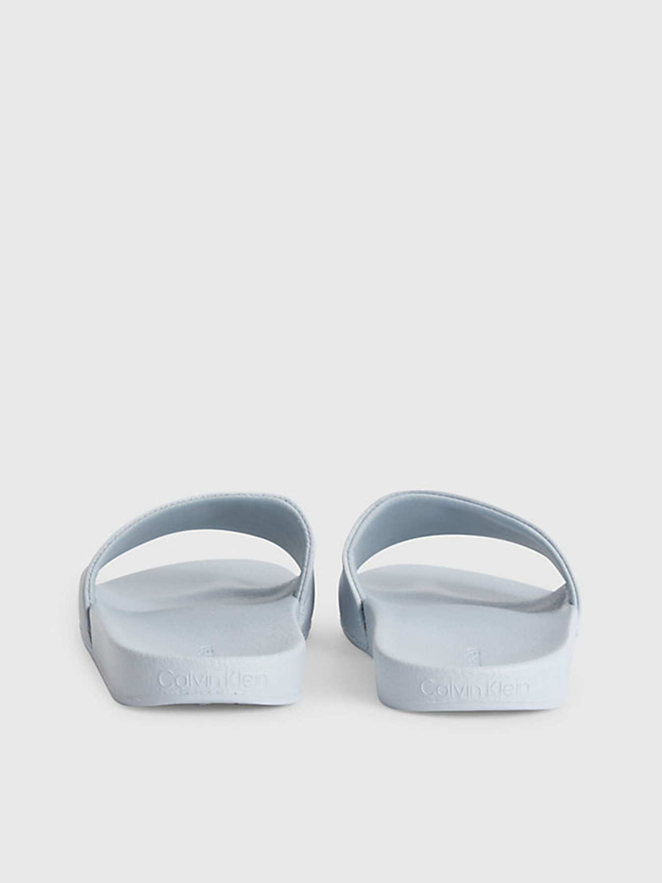 Шлепанцы Calvin Klein Pool Slide модель HW0HW01508-0GY Шлепанцы Calvin Klein Pool Slide модель HW0HW01508-0GY Фото