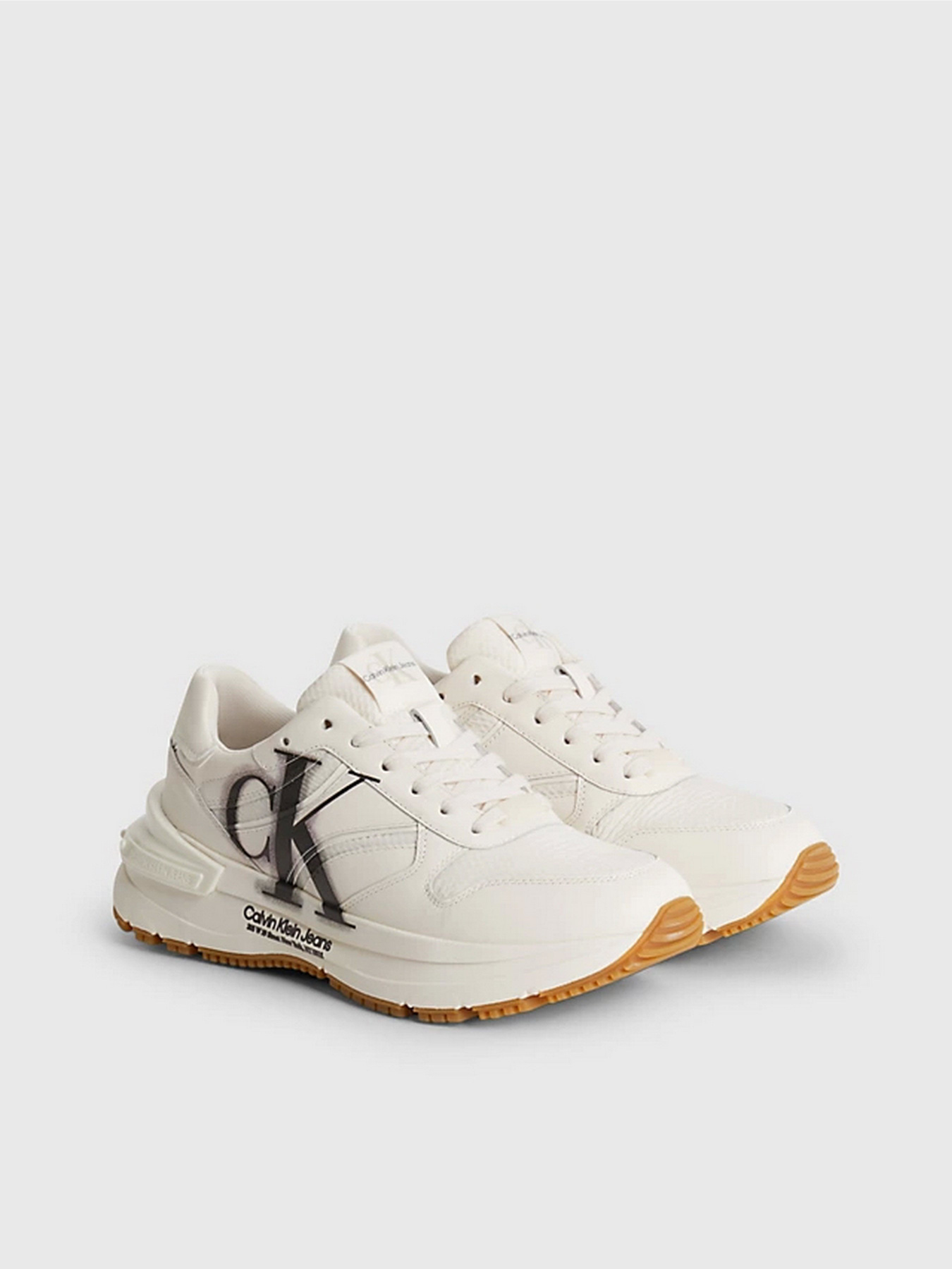 Кроссовки Calvin Klein Chunky Runner Over Brand Wn модель YW0YW00941-0LB Фото