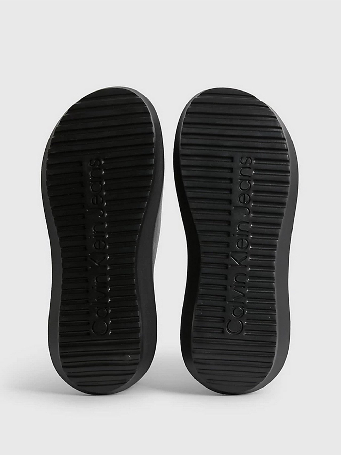 Шльопанці Calvin Klein модель YW0YW00978-BDS Фото