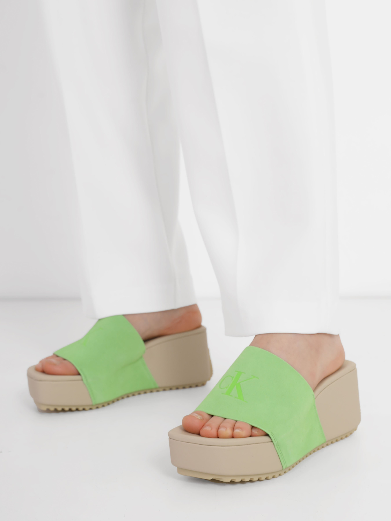 Шлепанцы Calvin Klein Wedge Block Sandal Su Con модель YW0YW01015-ZAA Фото