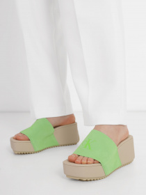 Шлепанцы Calvin Klein Wedge Block Sandal Su Con модель YW0YW01015-ZAA Фото