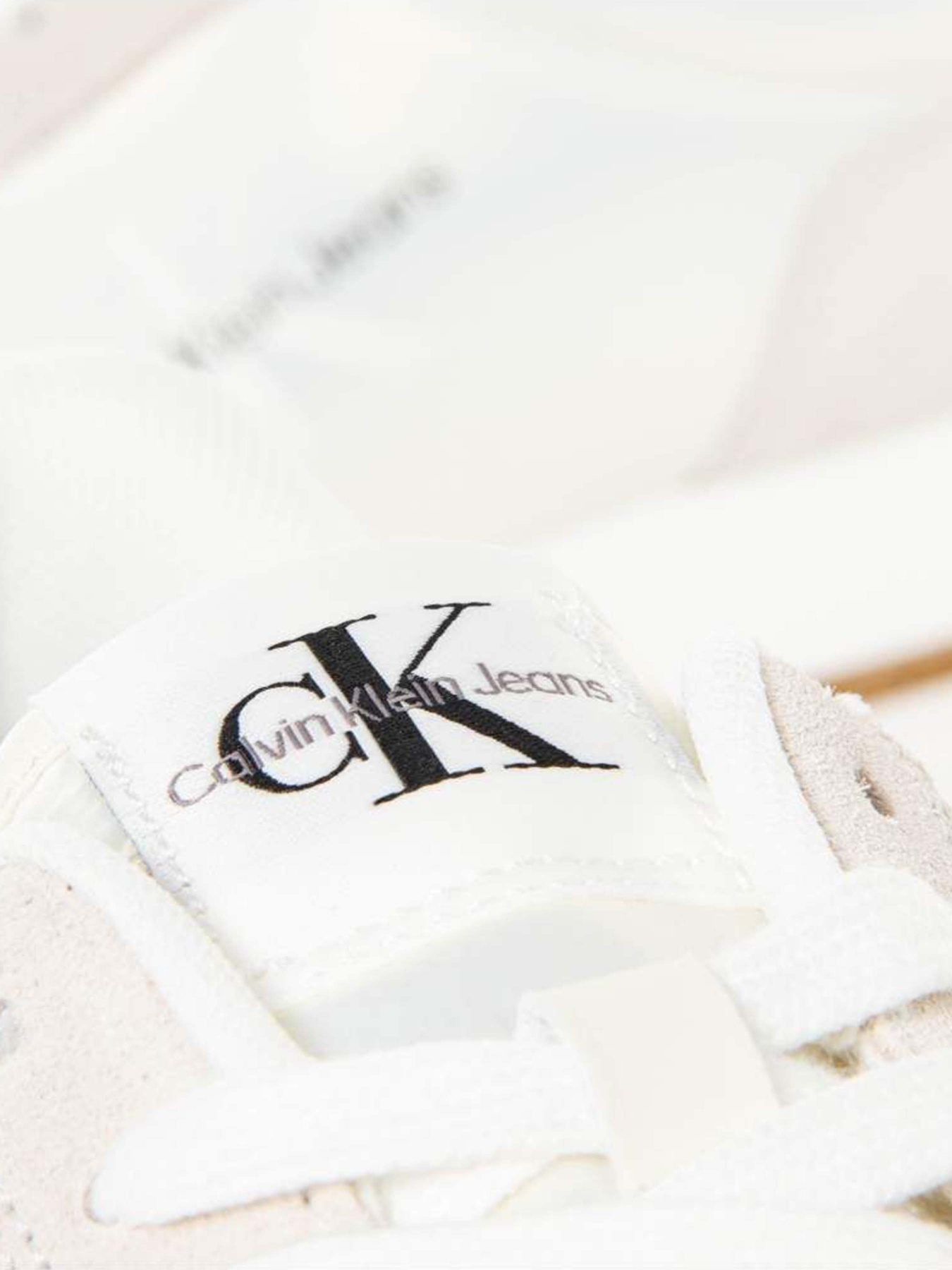 Кроссовки Calvin Klein Retro Runner Sneaker модель YW0YW01056-YBI Кроссовки Calvin Klein Retro Runner Sneaker модель YW0YW01056-YBI Фото
