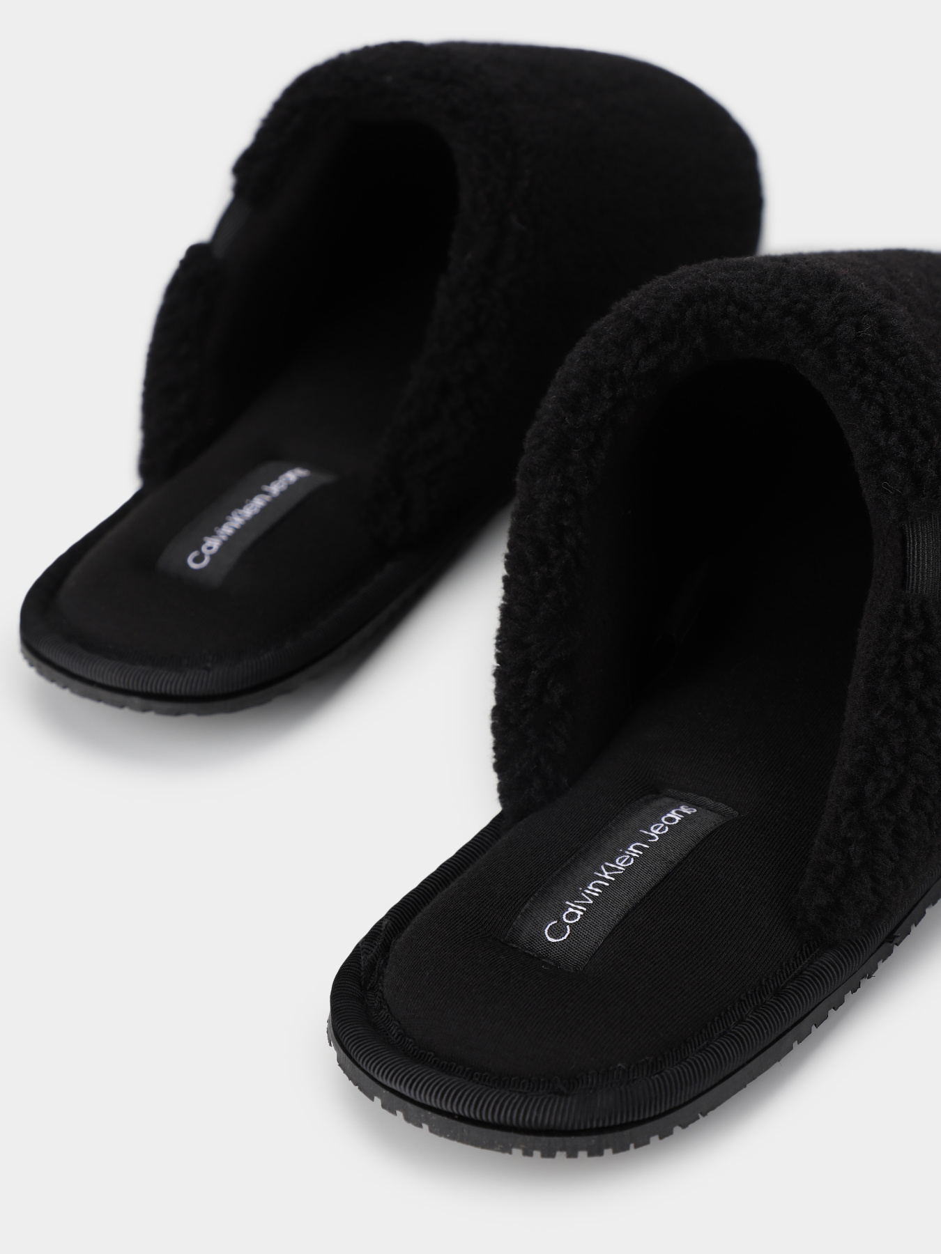 Тапки Calvin Klein Faux Shearling Slippers модель YW0YW01148-0GX Фото