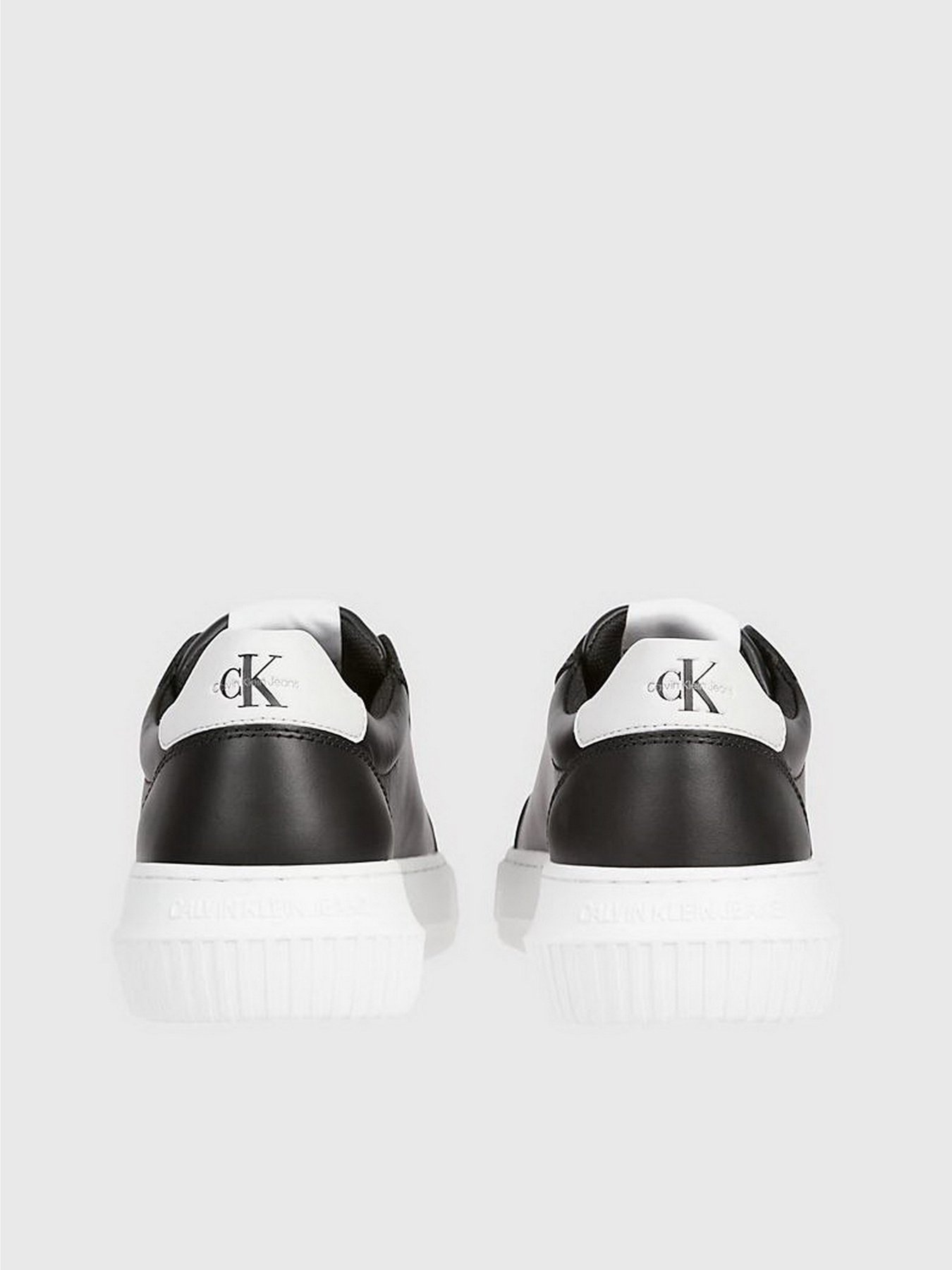 Кросівки повсякденні Calvin Klein Chunky Cupsole Laceup Mon Lth Wn модель YW0YW00823-BDS Фото