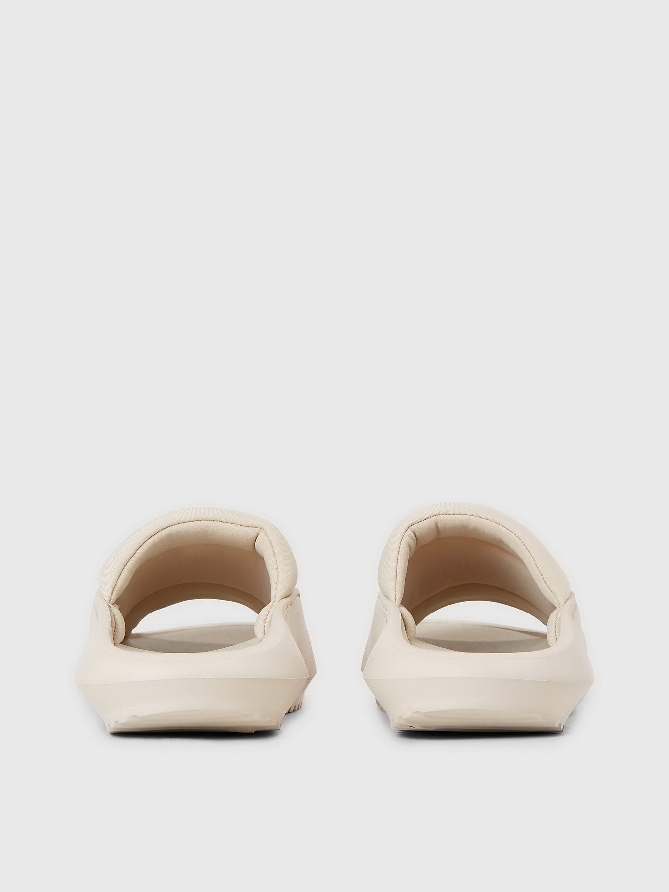 Шльопанці Calvin Klein Hybrid Sandal Tpu In Lum Met модель YW0YW01280-0GI Шльопанці Calvin Klein Hybrid Sandal Tpu In Lum Met модель YW0YW01280-0GI Фото