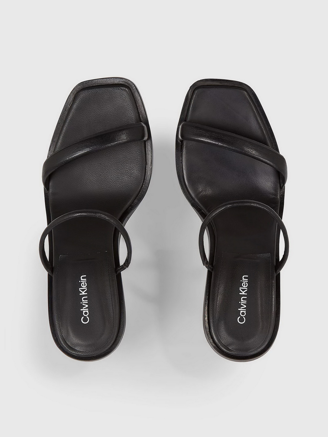 Мюлі Calvin Klein Padded Curved Stil Slide 70 модель HW0HW01992-BEH Фото