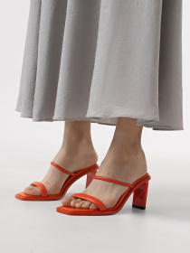 Мюлі Calvin Klein Padded Curved Stil Slide модель HW0HW01992-XMU Фото