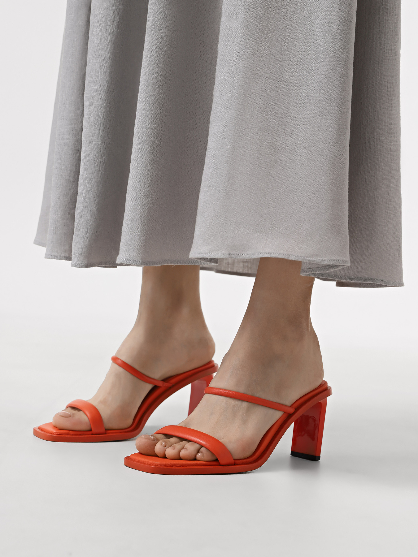 Мюли Calvin Klein Padded Curved Stil Slide модель HW0HW01992-XMU Фото