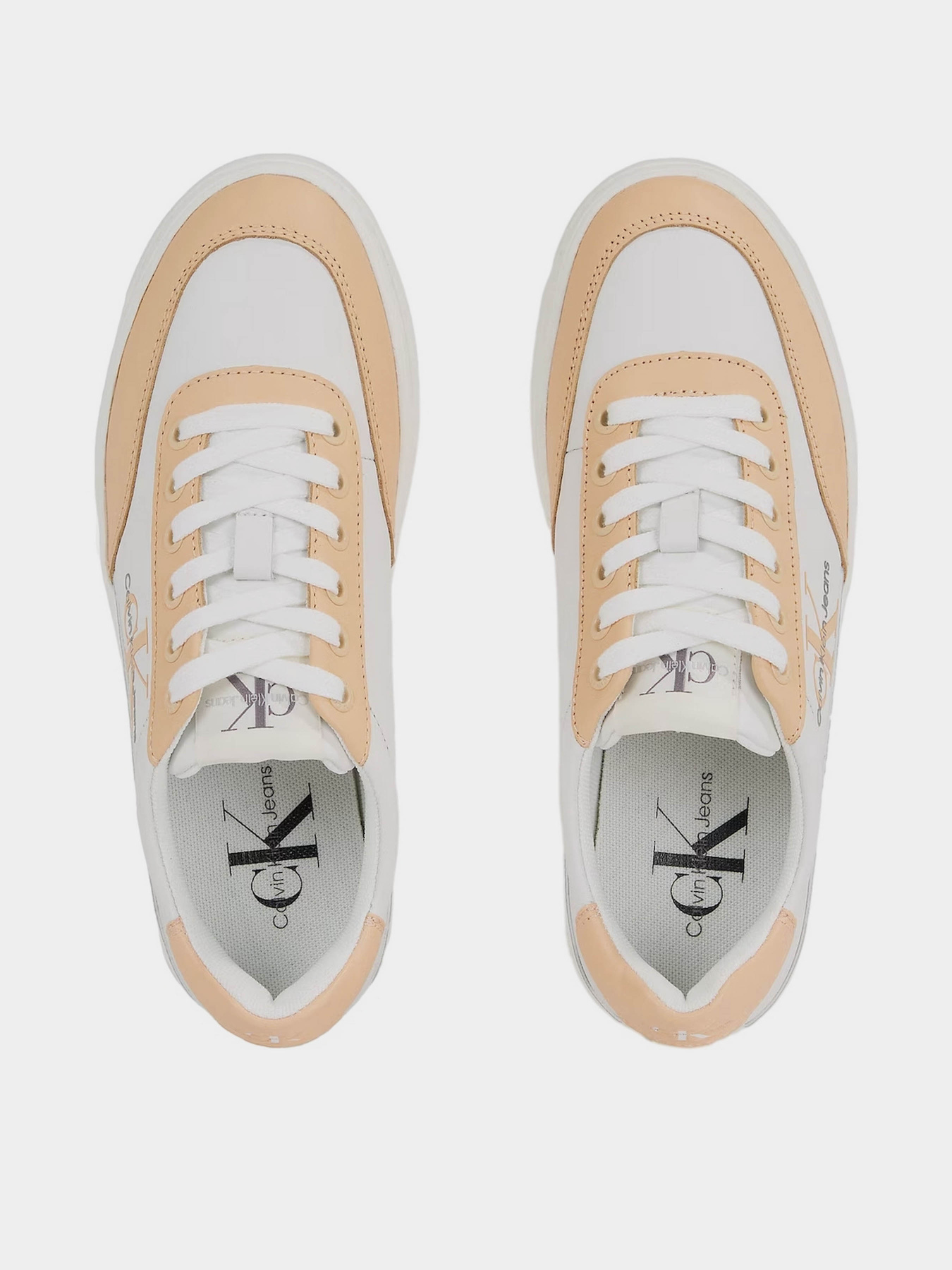 Кроссовки повседневные Calvin Klein Classic Cupsole Low Lace Lth Ml модель YW0YW01296-02S Кроссовки повседневные Calvin Klein Classic Cupsole Low Lace Lth Ml модель YW0YW01296-02S Фото