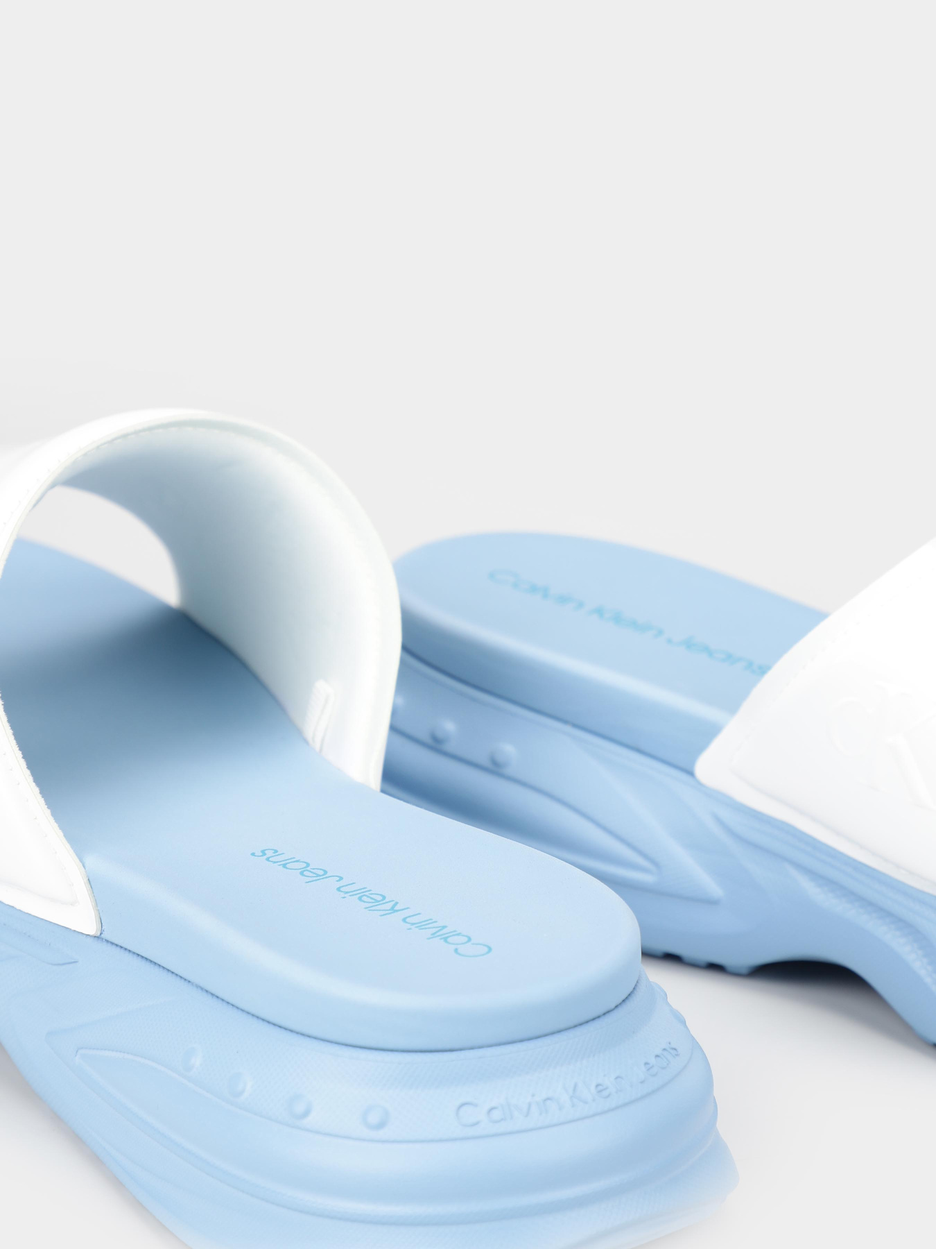 Шльопанці Calvin Klein Chunky модель YW0YW01404-0G2 Фото