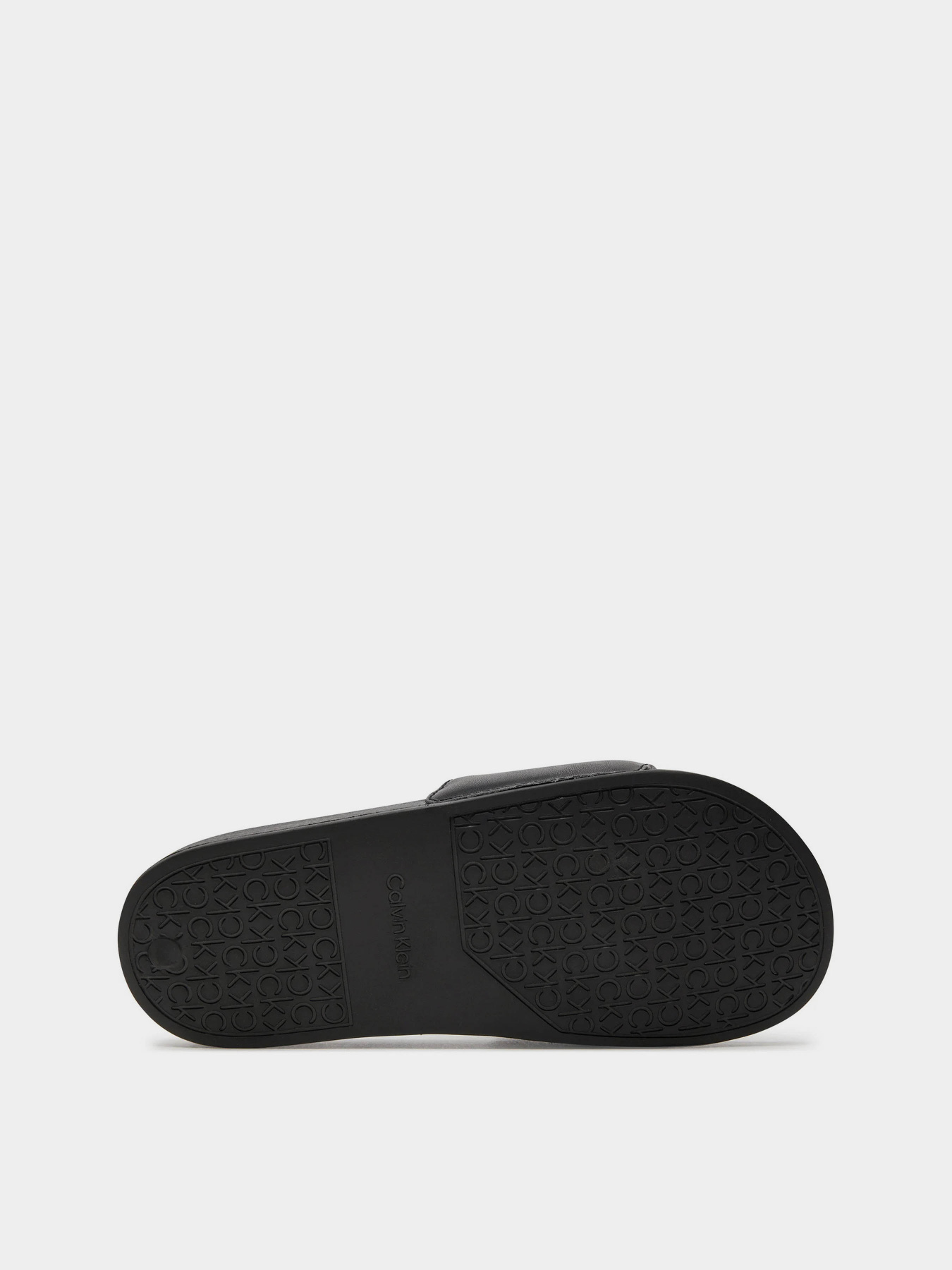 Шлепанцы Calvin Klein Pool Slide W/Hw модель HW0HW01509-0GS Шлепанцы Calvin Klein Pool Slide W/Hw модель HW0HW01509-0GS Фото