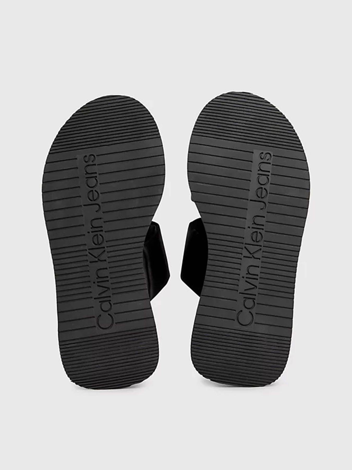 Шльопанці Calvin Klein Slide Double Strap Sandal Dc модель YW0YW01355-BEH Шльопанці Calvin Klein Slide Double Strap Sandal Dc модель YW0YW01355-BEH Фото