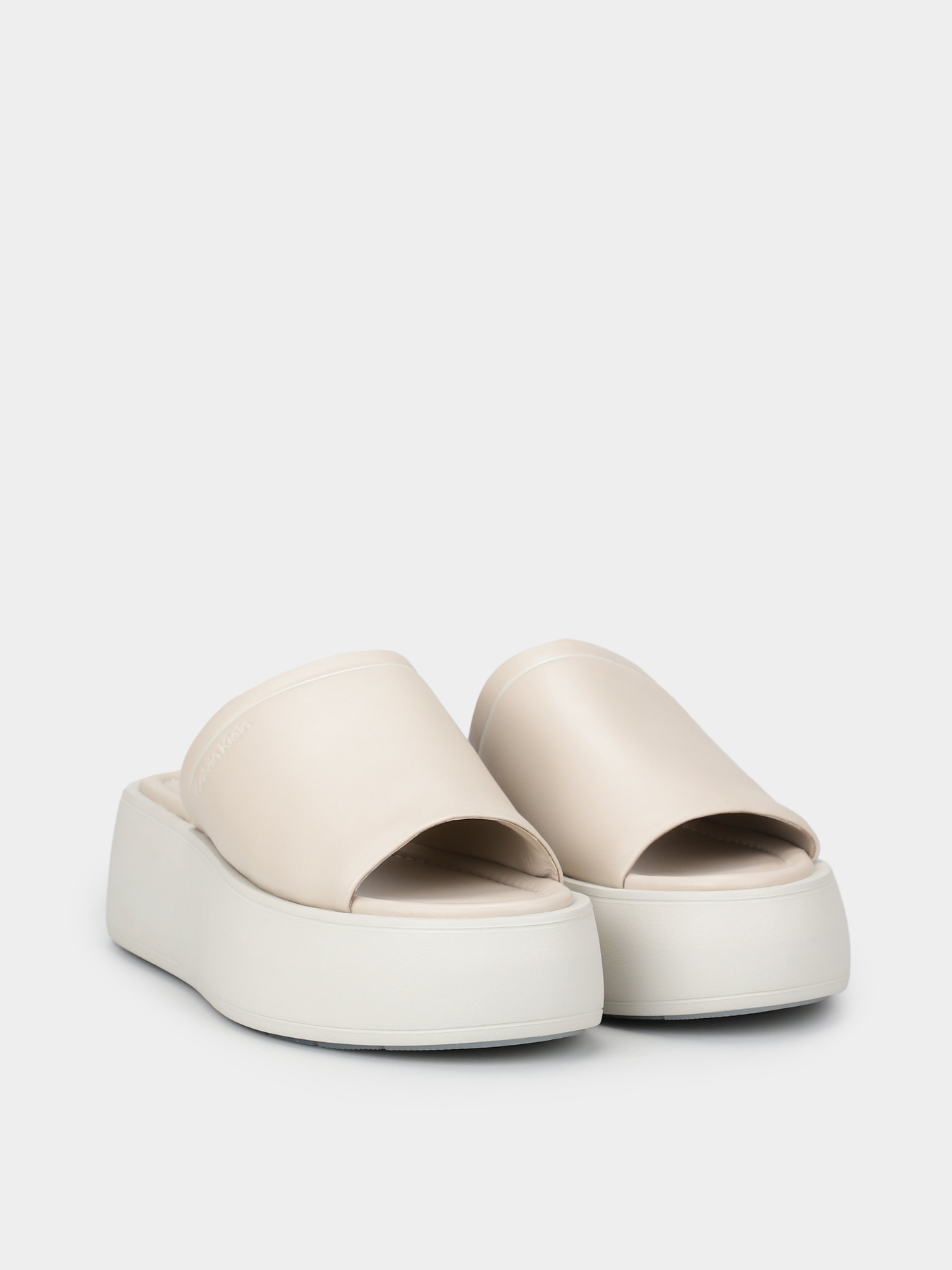 Шлепанцы Calvin Klein Flatform Slide Lth модель HW0HW01943-0F8 Фото