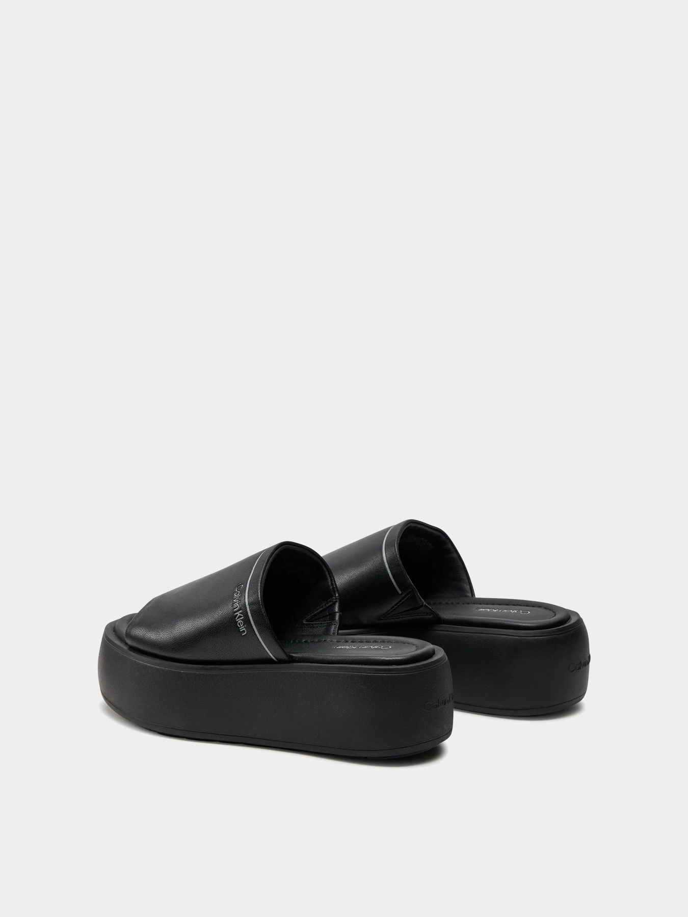 Шльопанці Calvin Klein Flatform Slide Lth модель HW0HW01943-BEH Фото