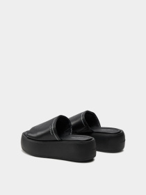 Шльопанці Calvin Klein Flatform Slide Lth модель HW0HW01943-BEH Фото
