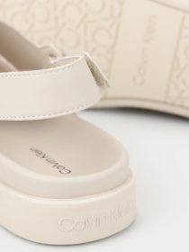 Сандалії Calvin Klein Flat Sandal Calvin Mtl Lth модель HW0HW01984-ACE Фото