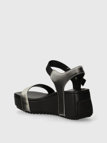 Сандалії Calvin Klein Wedge Block Sandal Metallic Dc модель YW0YW01366-0GN Сандалії Calvin Klein Wedge Block Sandal Metallic Dc модель YW0YW01366-0GN Фото