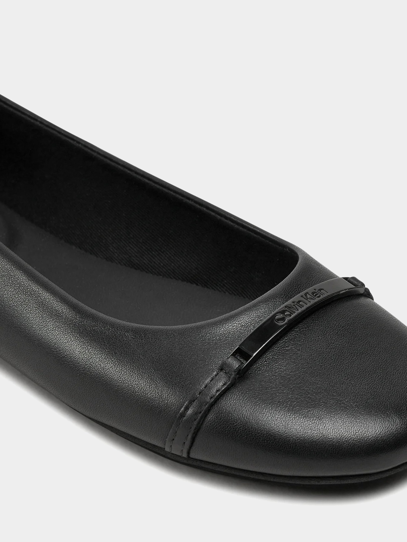 Балетки Calvin Klein Ballerina модель HW0HW02145-BEH Фото