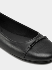 Балетки Calvin Klein Ballerina модель HW0HW02145-BEH Фото