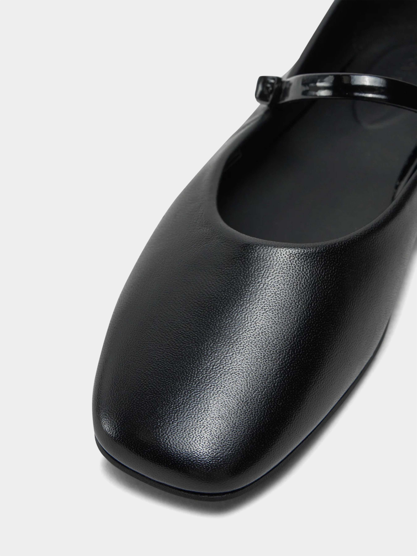 Балетки Calvin Klein модель HW0HW02307-BEH Фото