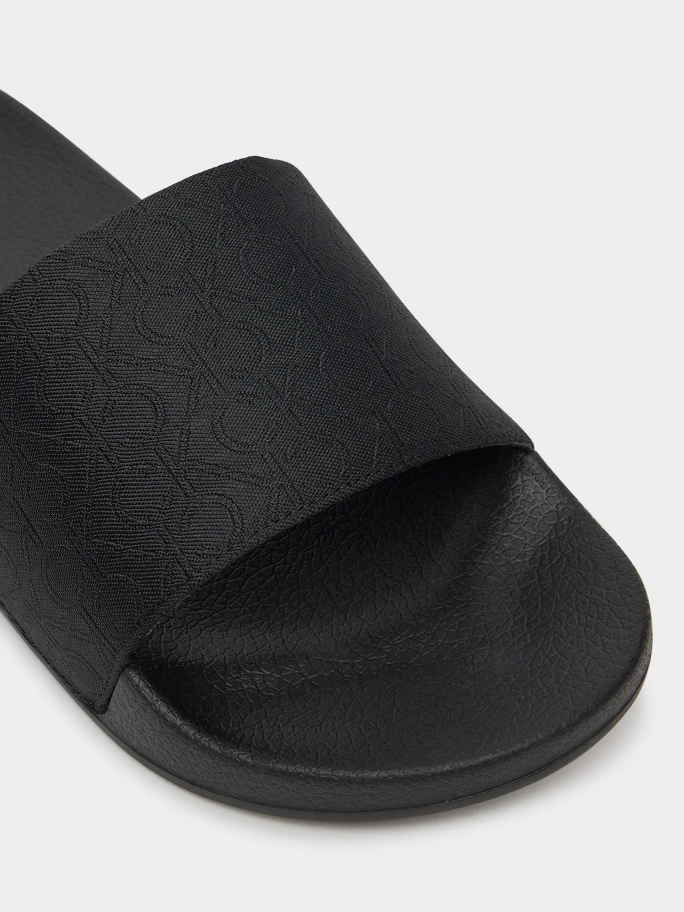 Шльопанці Calvin Klein модель HW0HW02420-BEH Фото