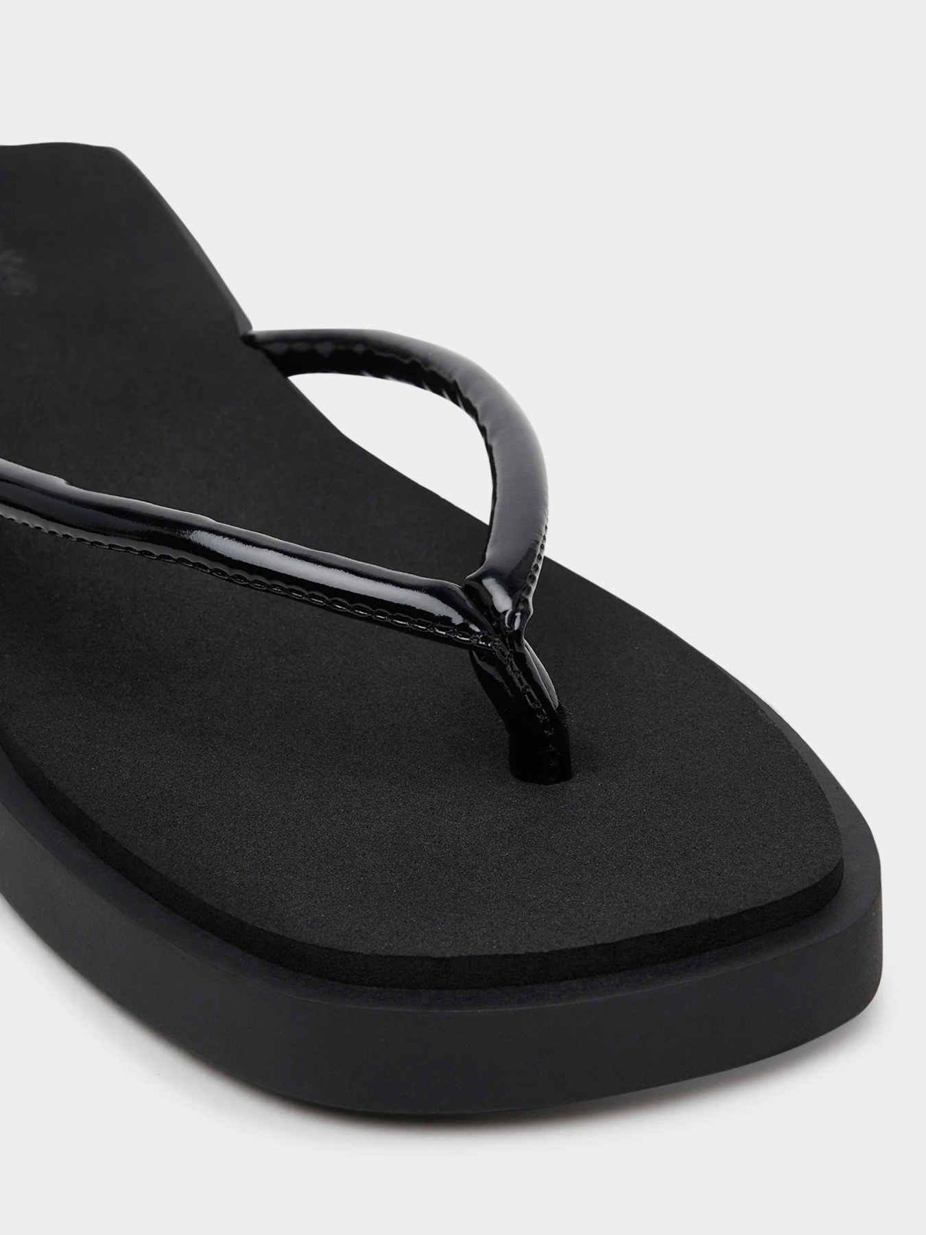 Вьетнамки Calvin Klein модель YW0YW01716-0GJ Вьетнамки Calvin Klein модель YW0YW01716-0GJ Фото