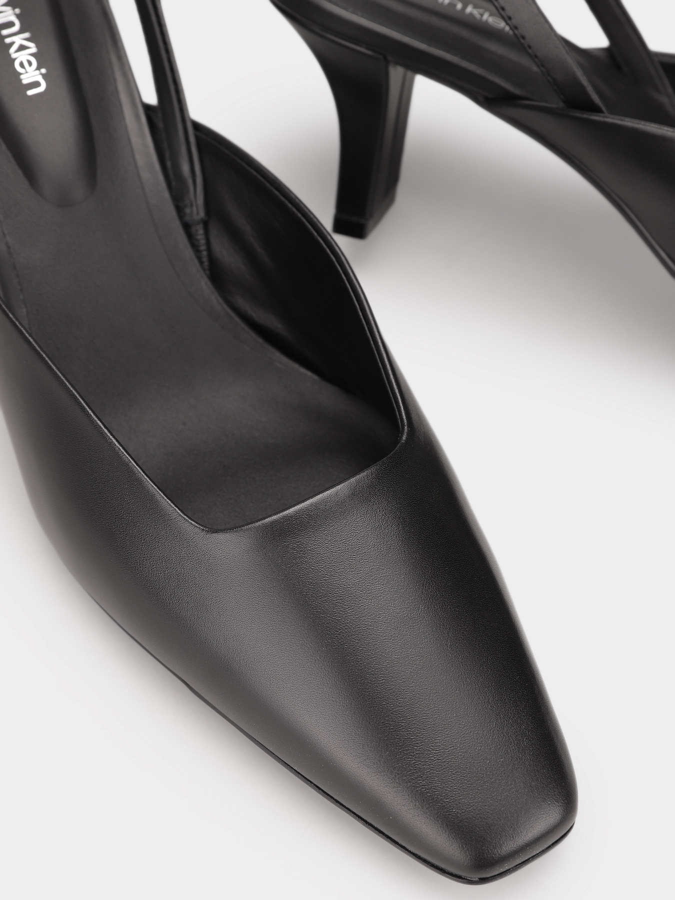 Туфлі на підборах Calvin Klein модель HW0HW02551-BEH Фото