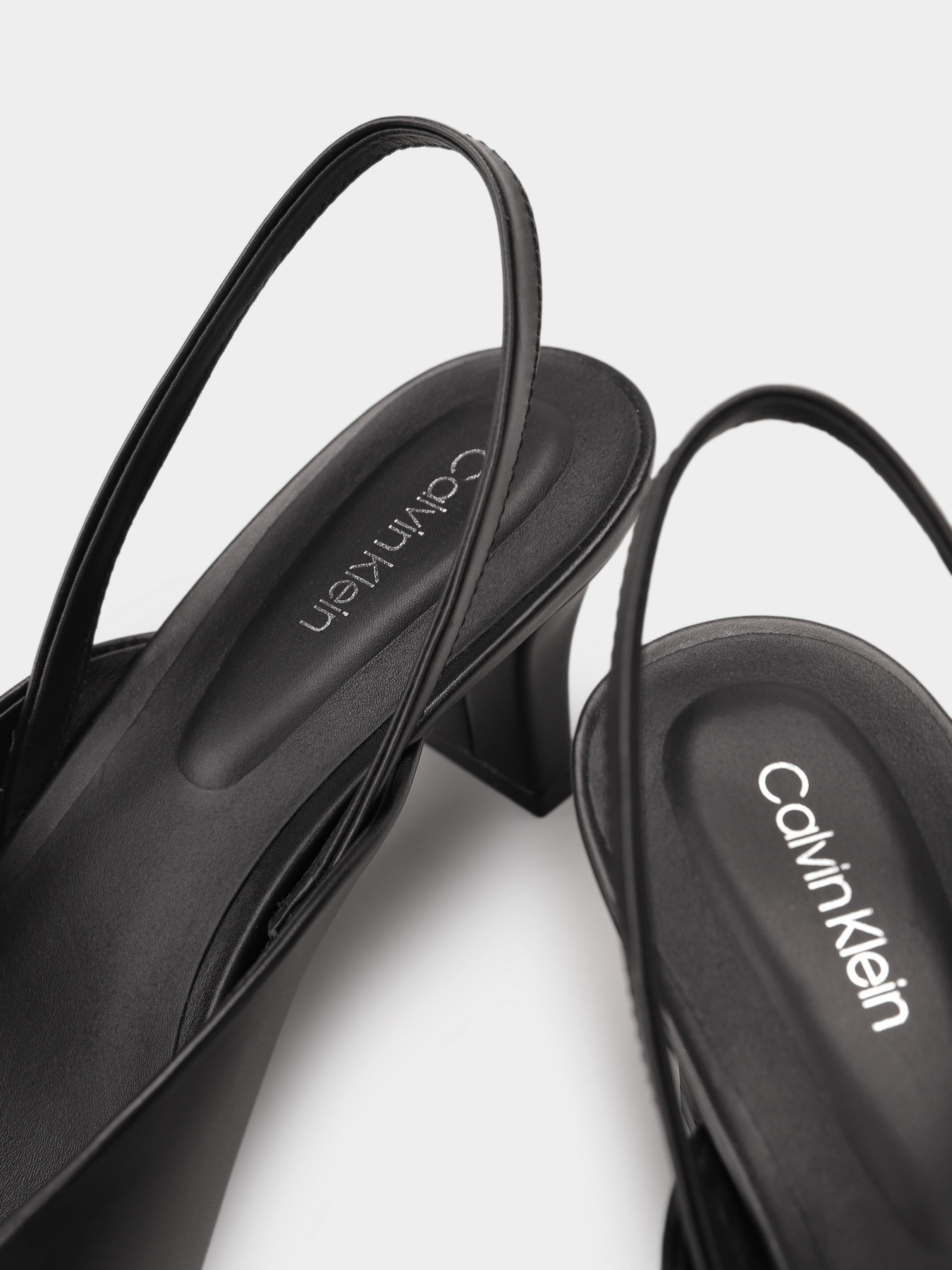 Туфлі на підборах Calvin Klein модель HW0HW02551-BEH Фото