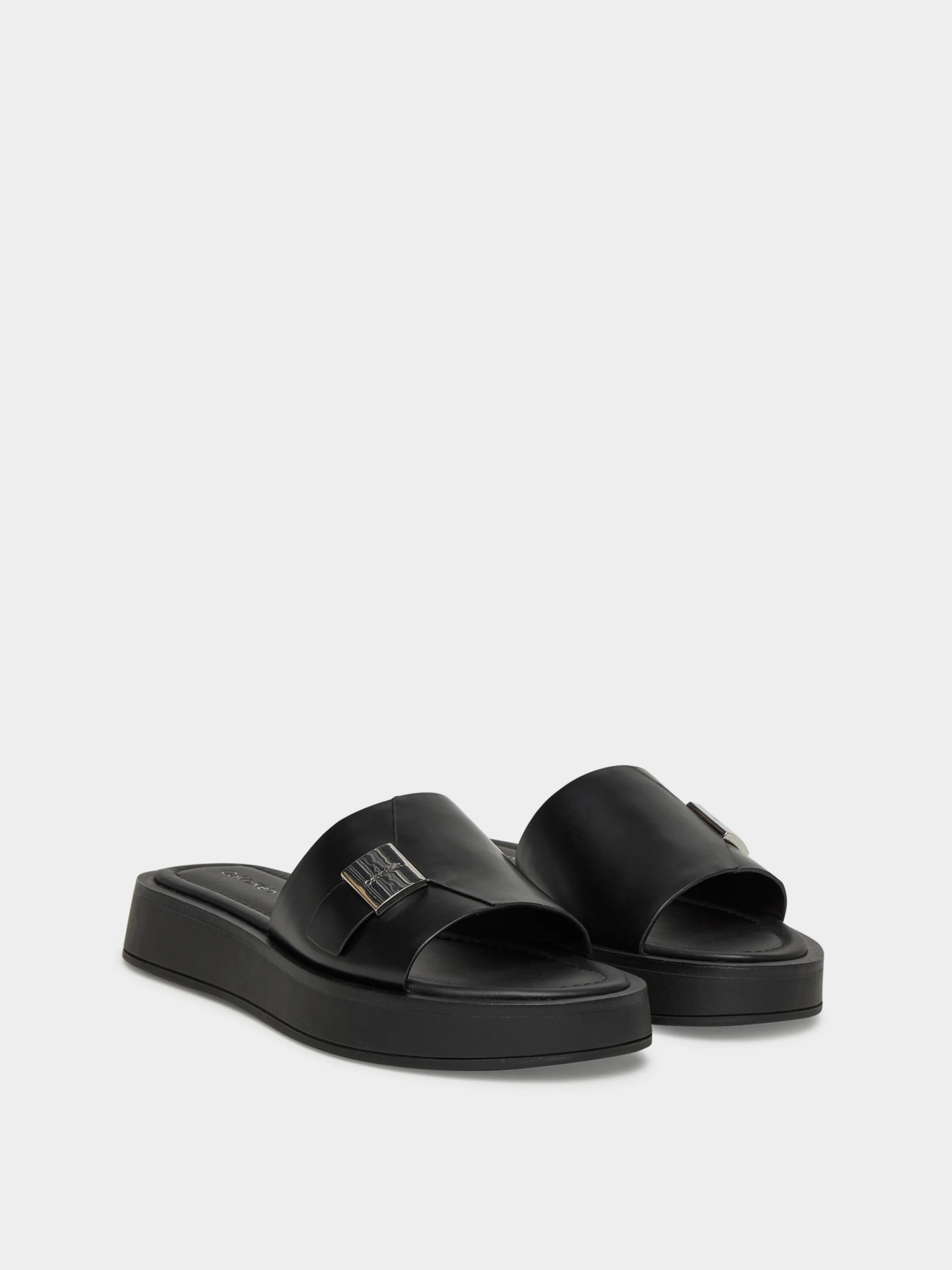 Шльопанці Calvin Klein модель HW0HW02368-BEH Фото